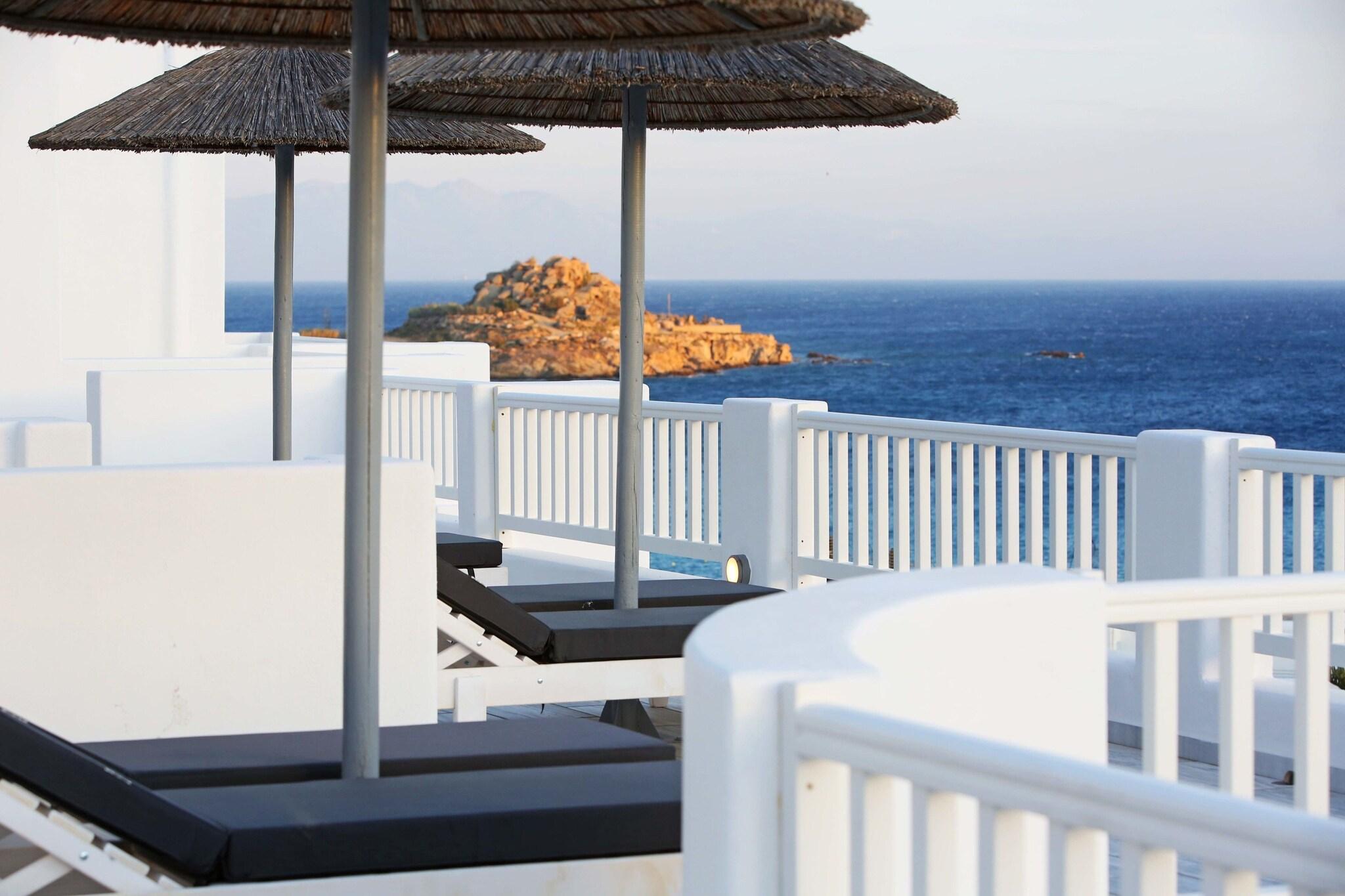 Quadruple Deluxe Sea View