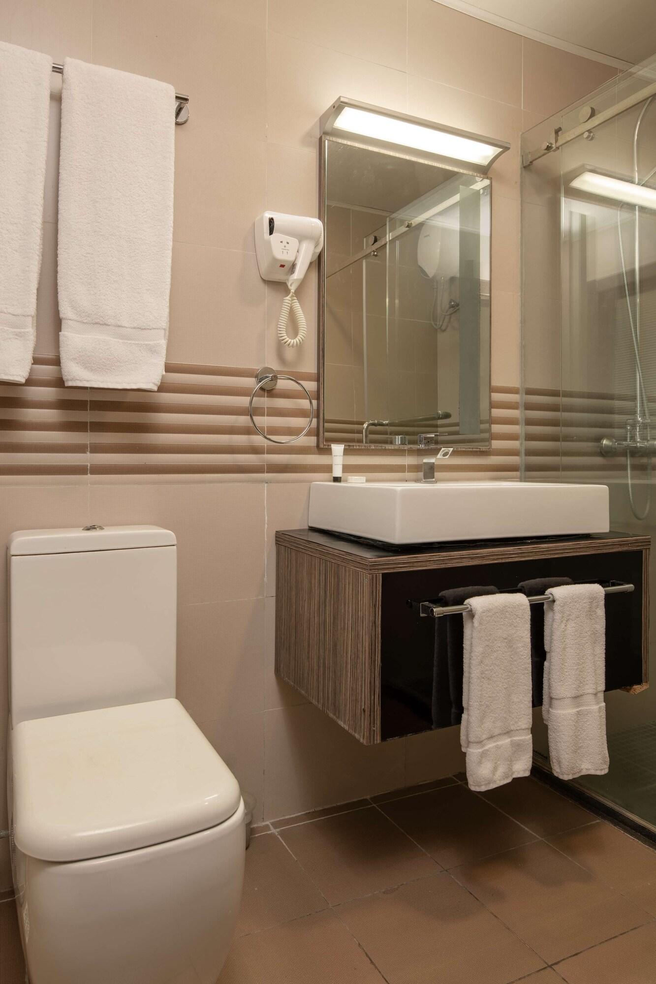 Double Superior Queen Bed