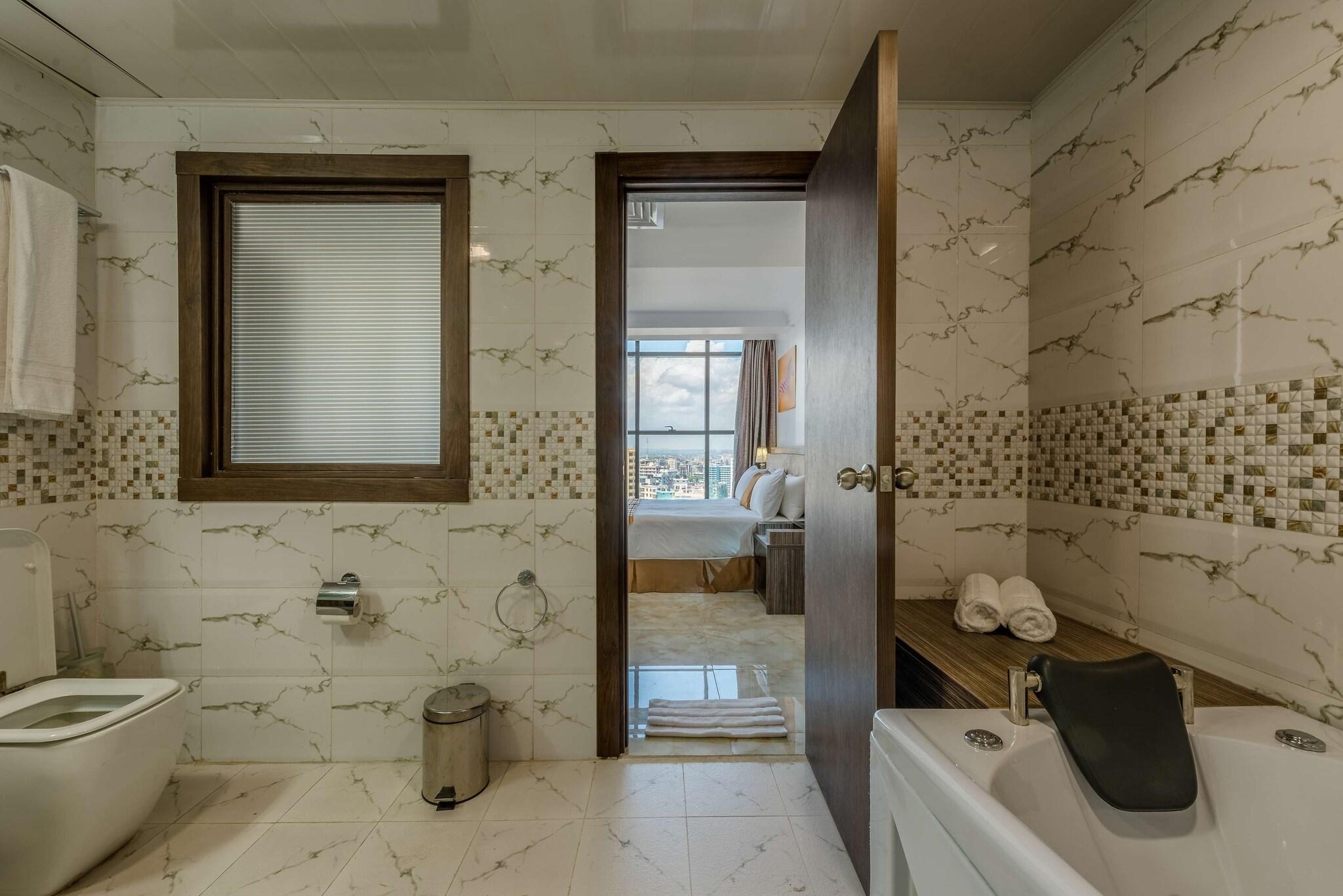 Junior Suite Queen Size Bed