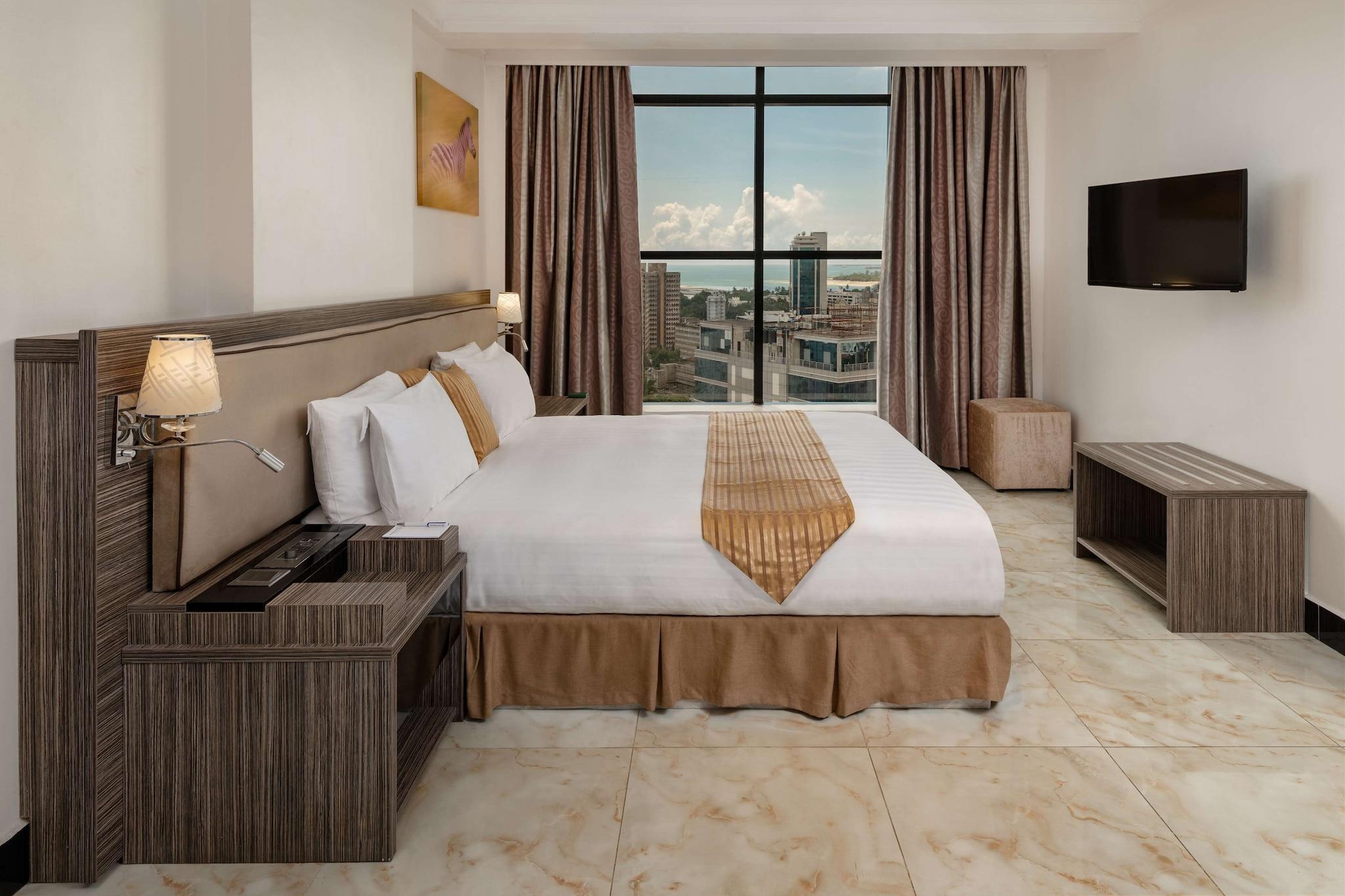 Junior Suite Queen Size Bed