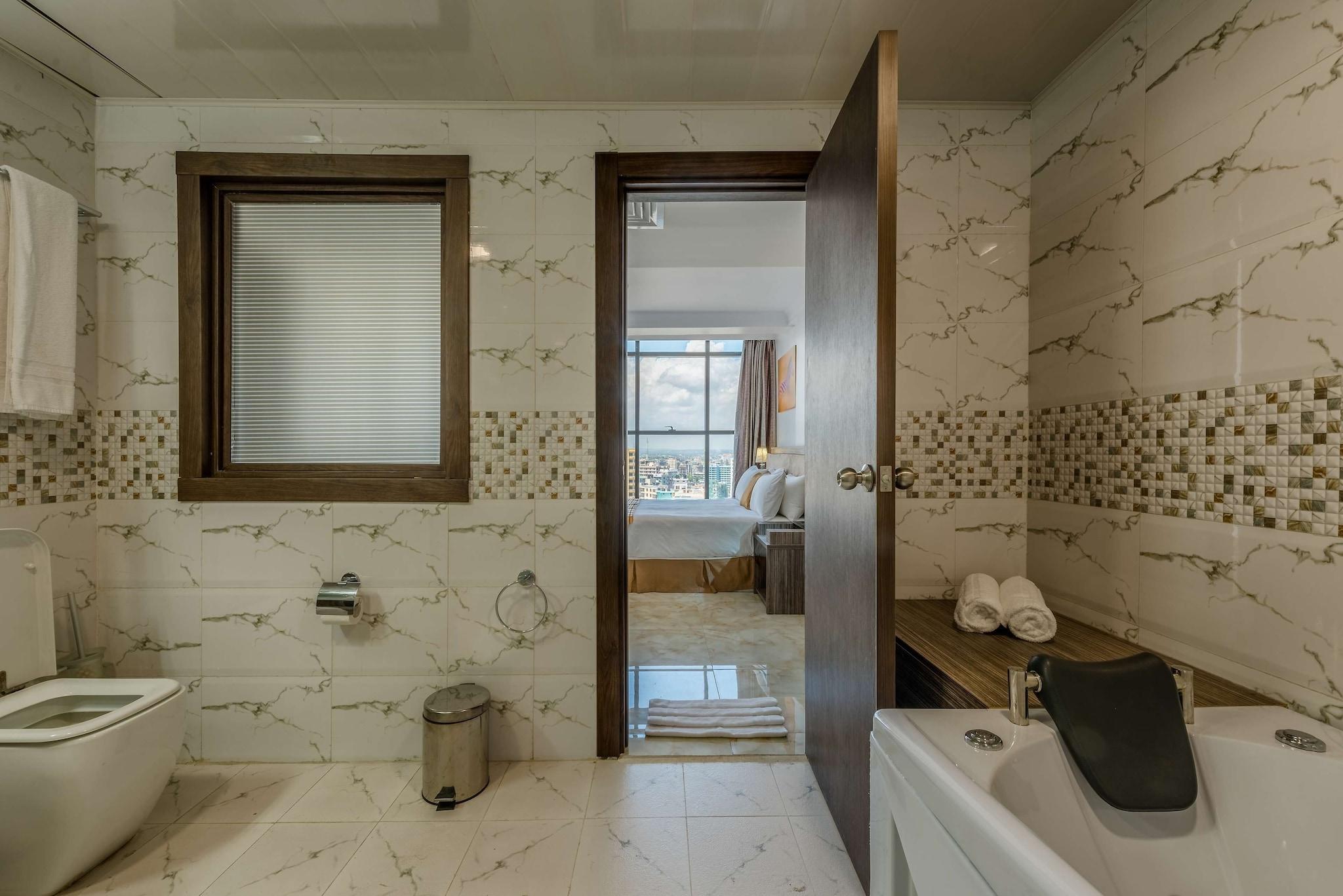 Junior Suite Queen Size Bed