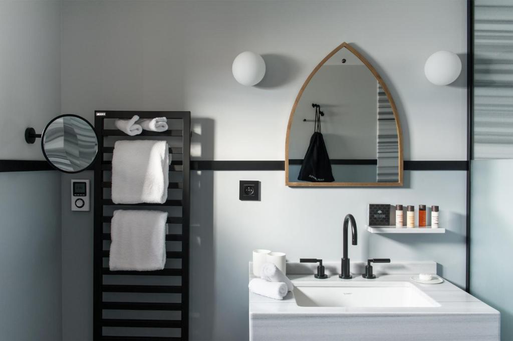 Double Deluxe Sea View with Balcony