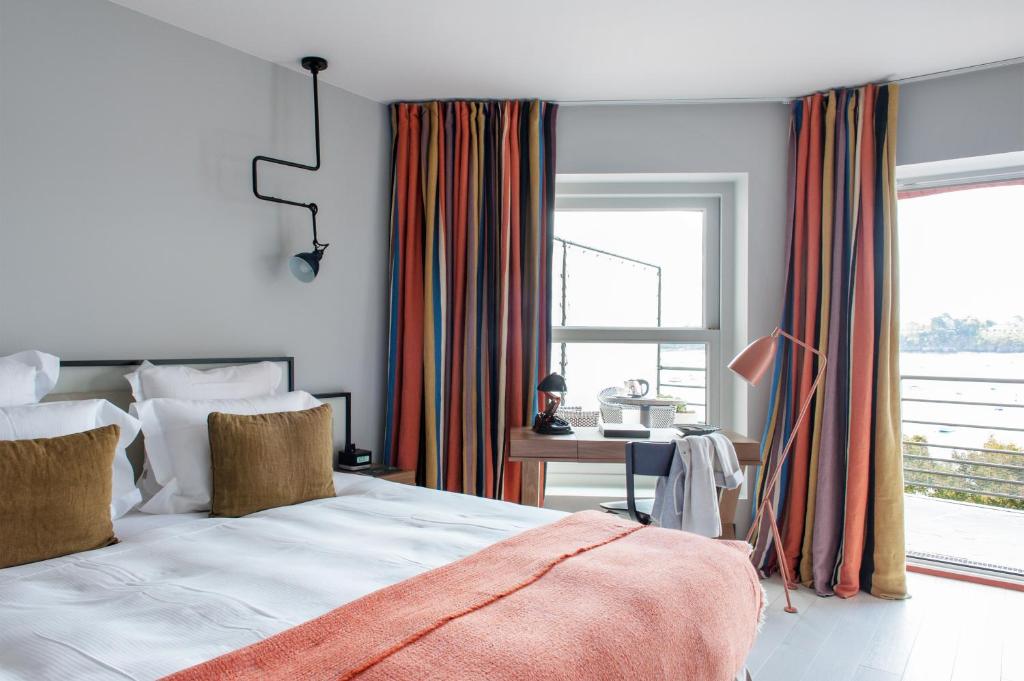 Double Deluxe Sea View with Balcony