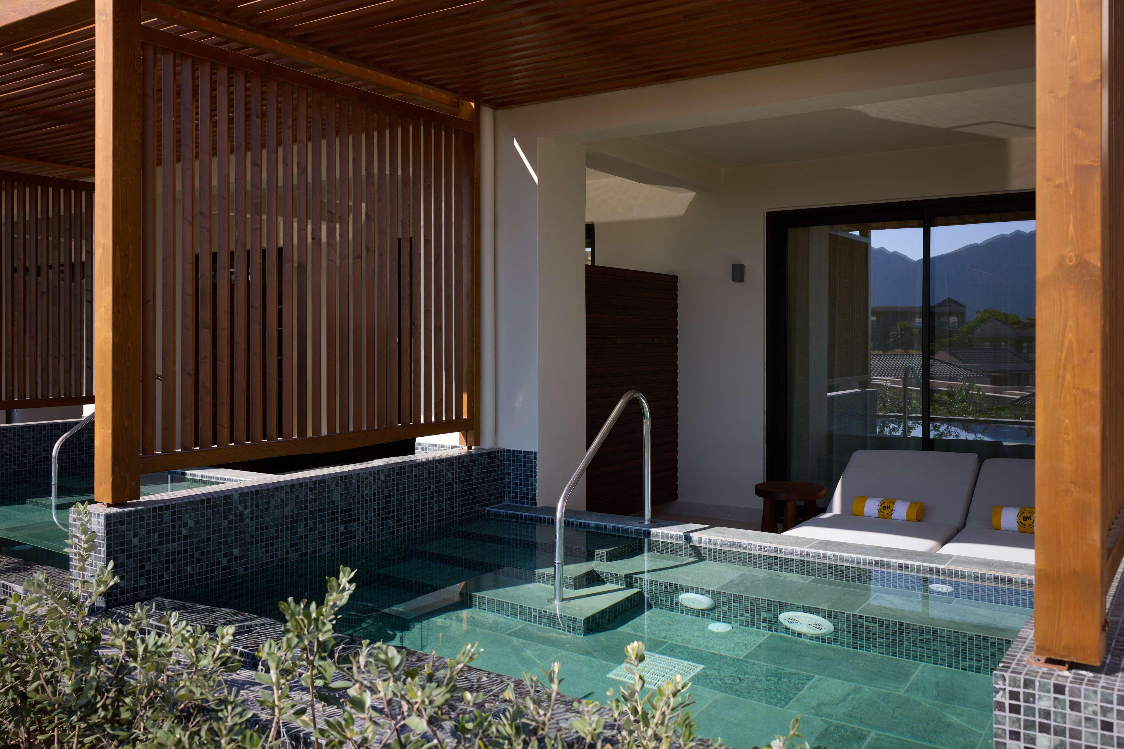 Junior Suite King Size Bed