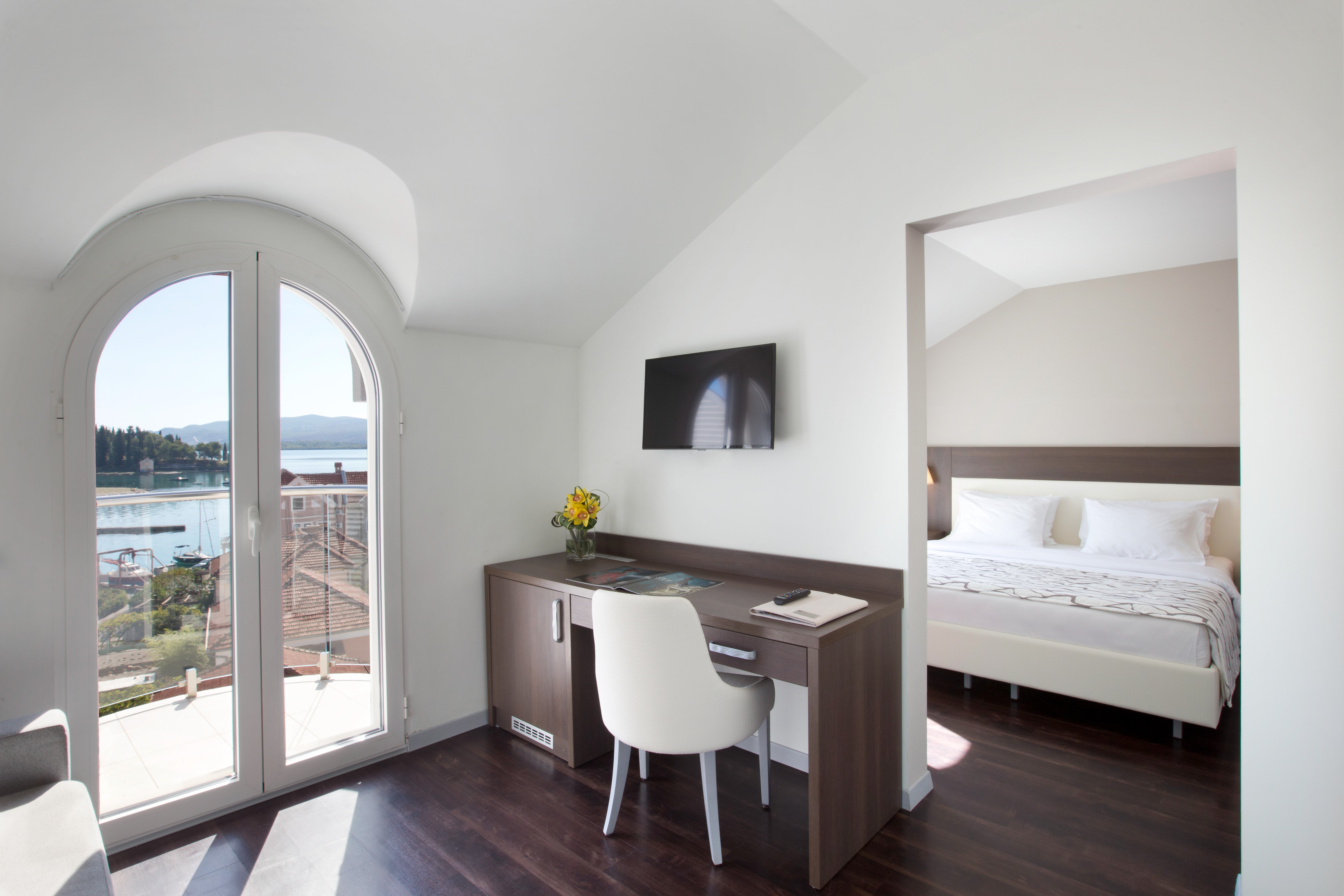 Junior Suite Side Sea View