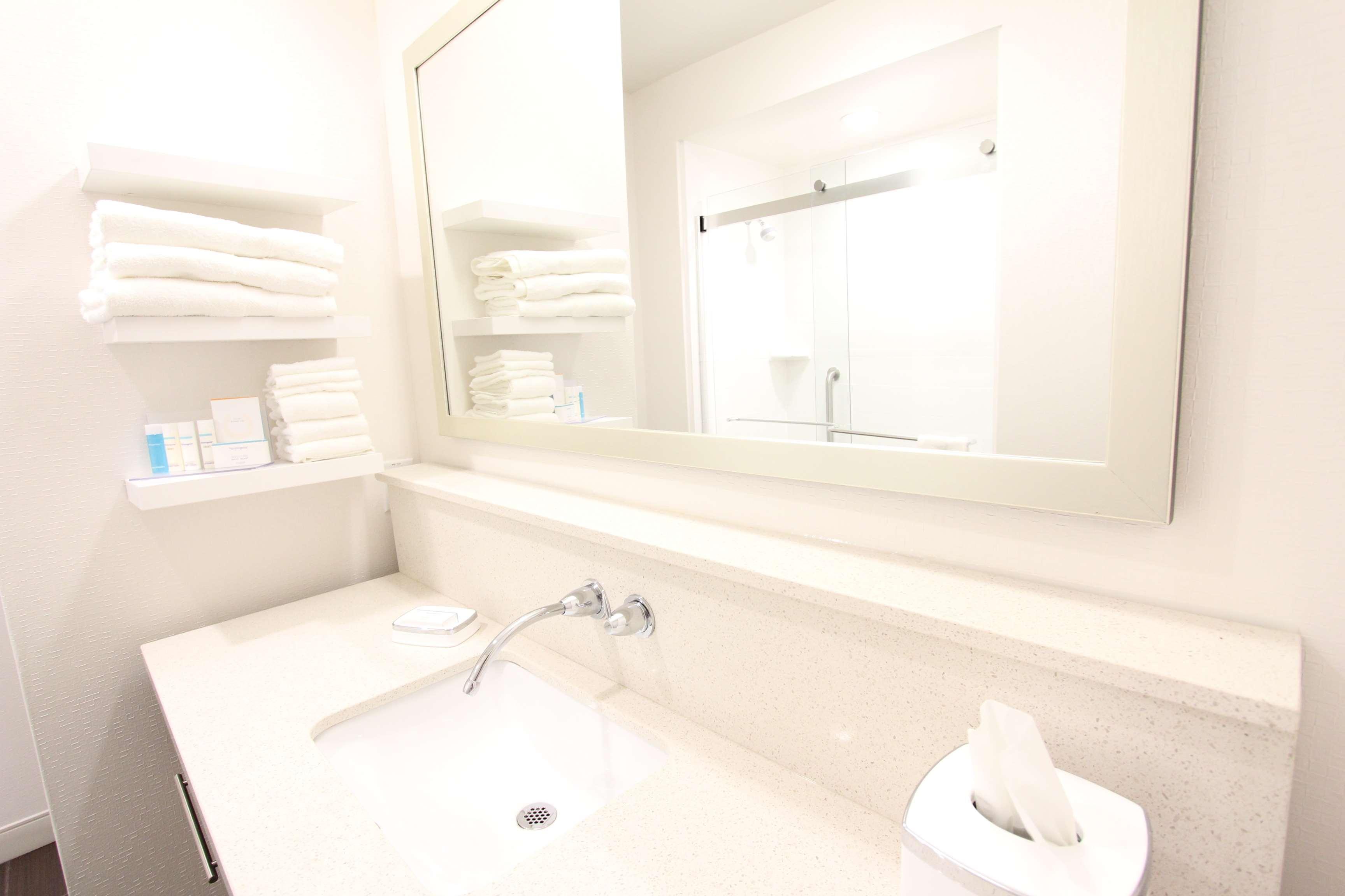 Double King Bed Non Smoking