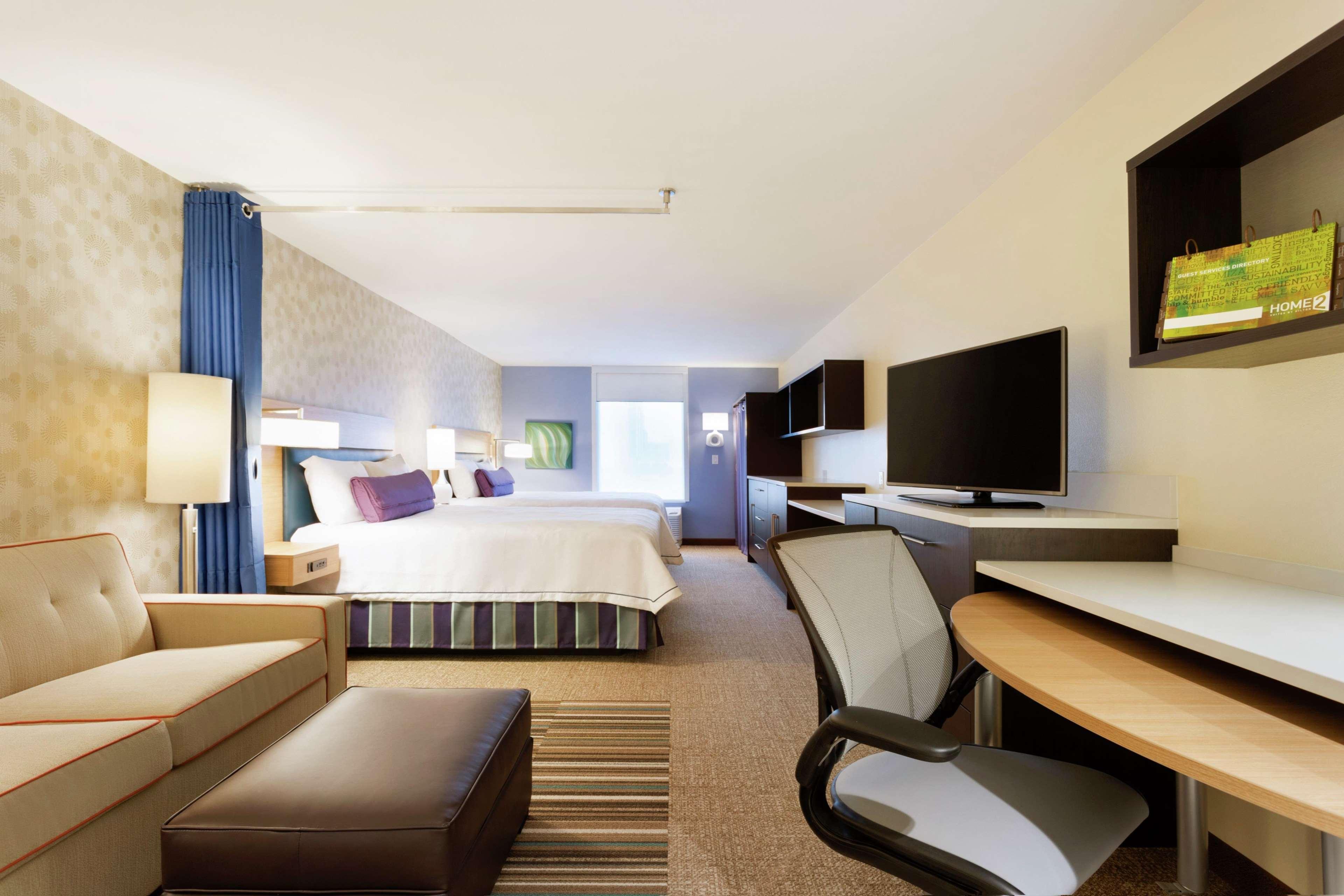 Studio Two Queen Beds