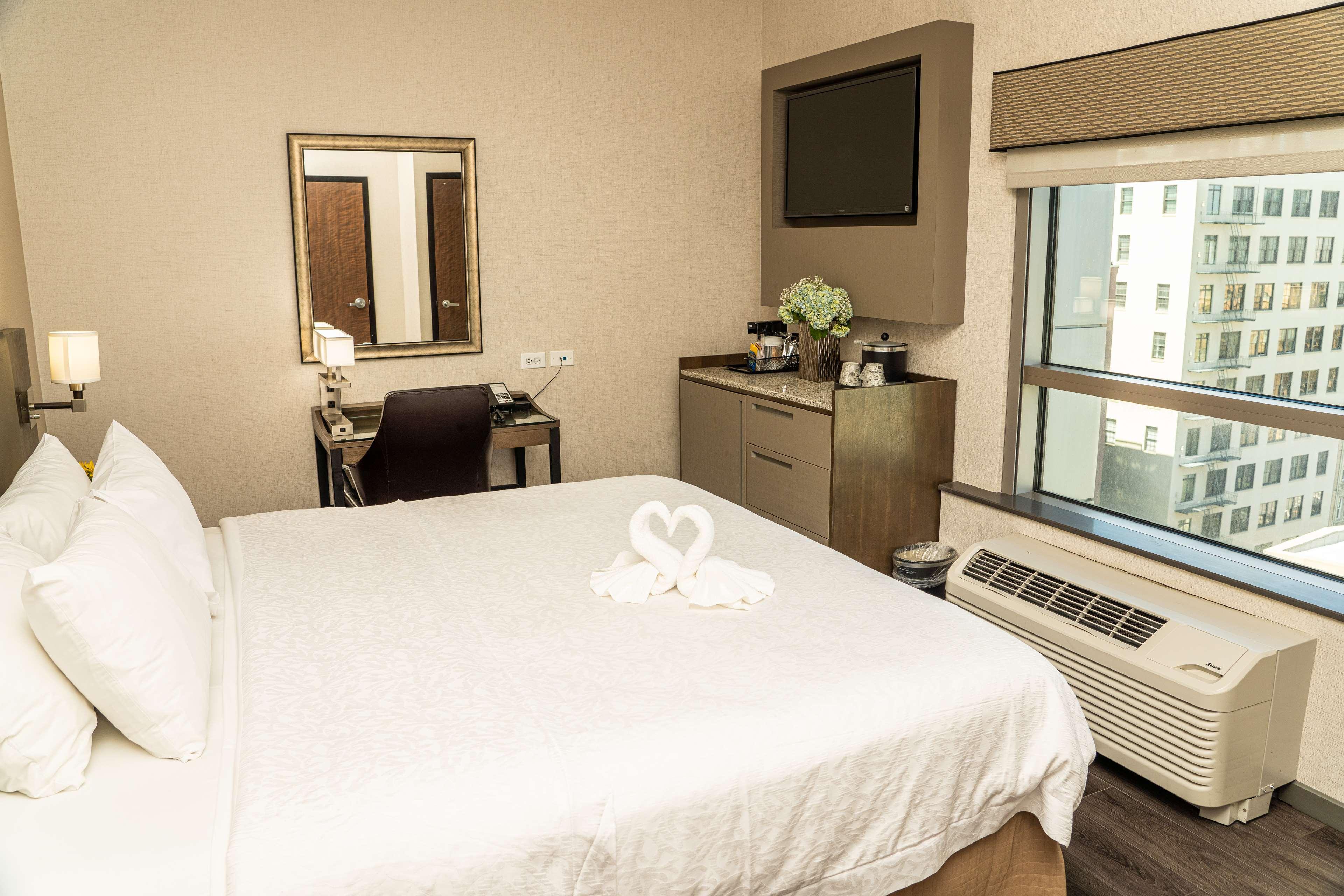 Double City View King Bed