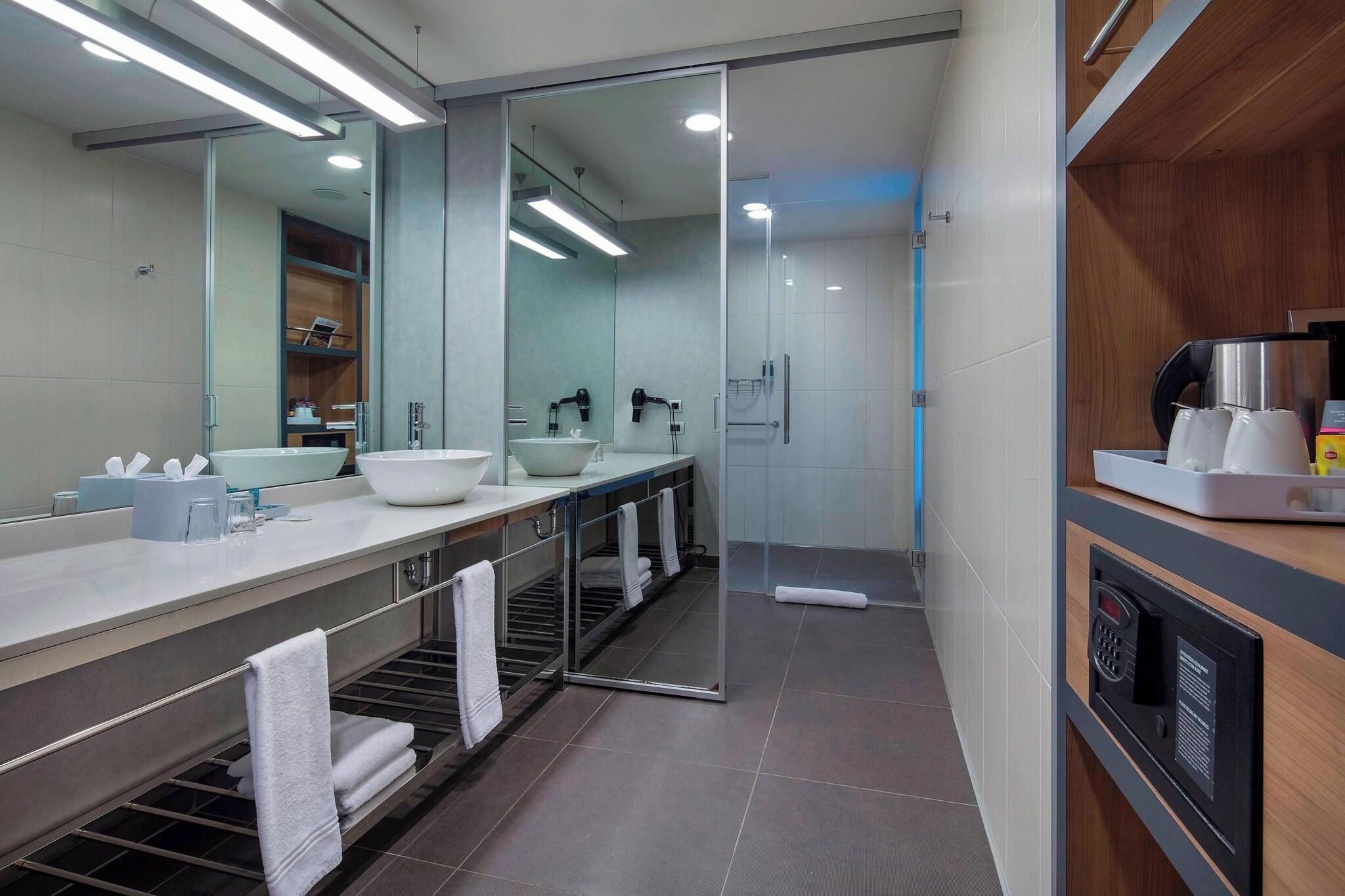 Double King Size Bed