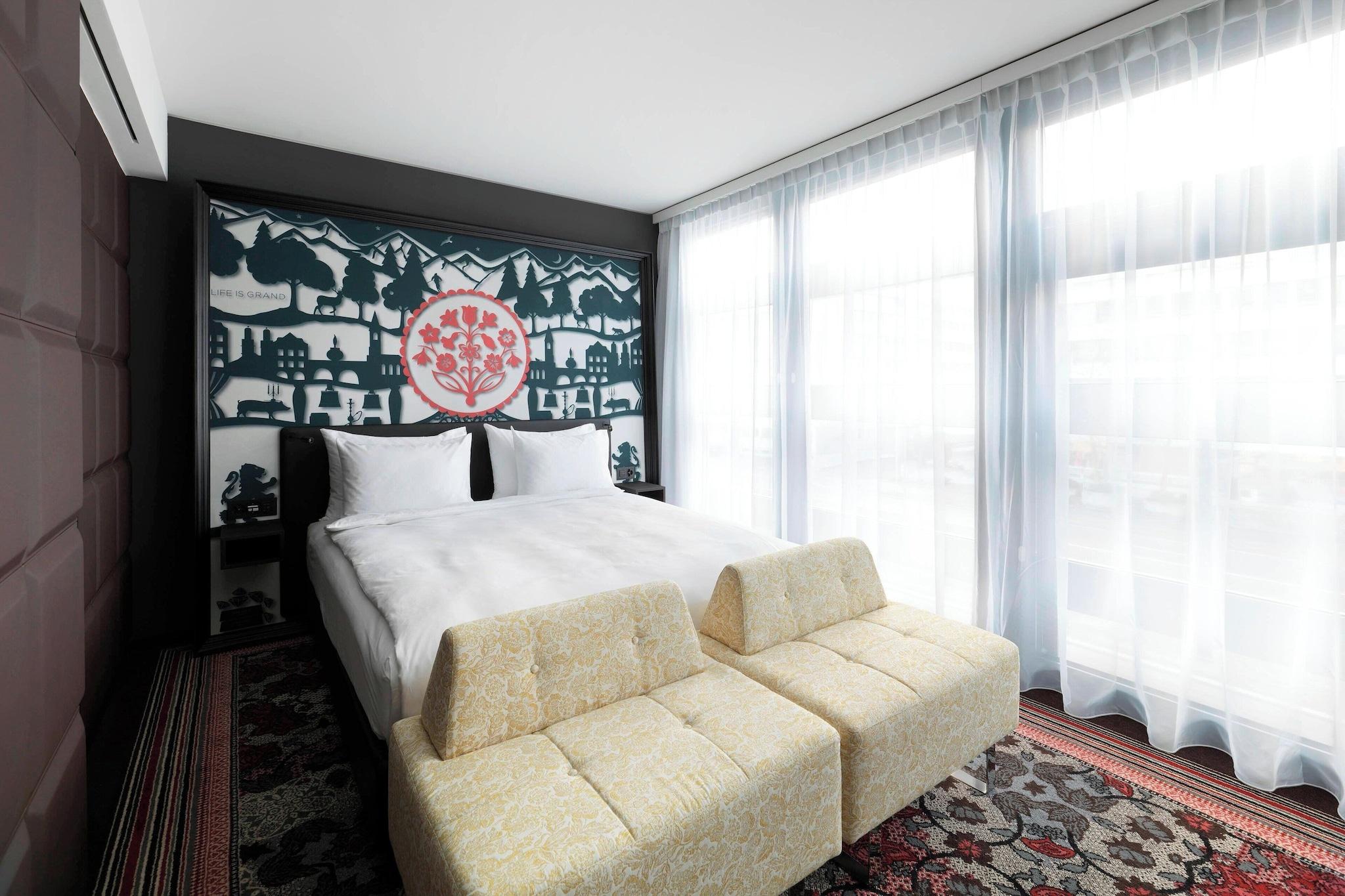 Double Deluxe King Bed