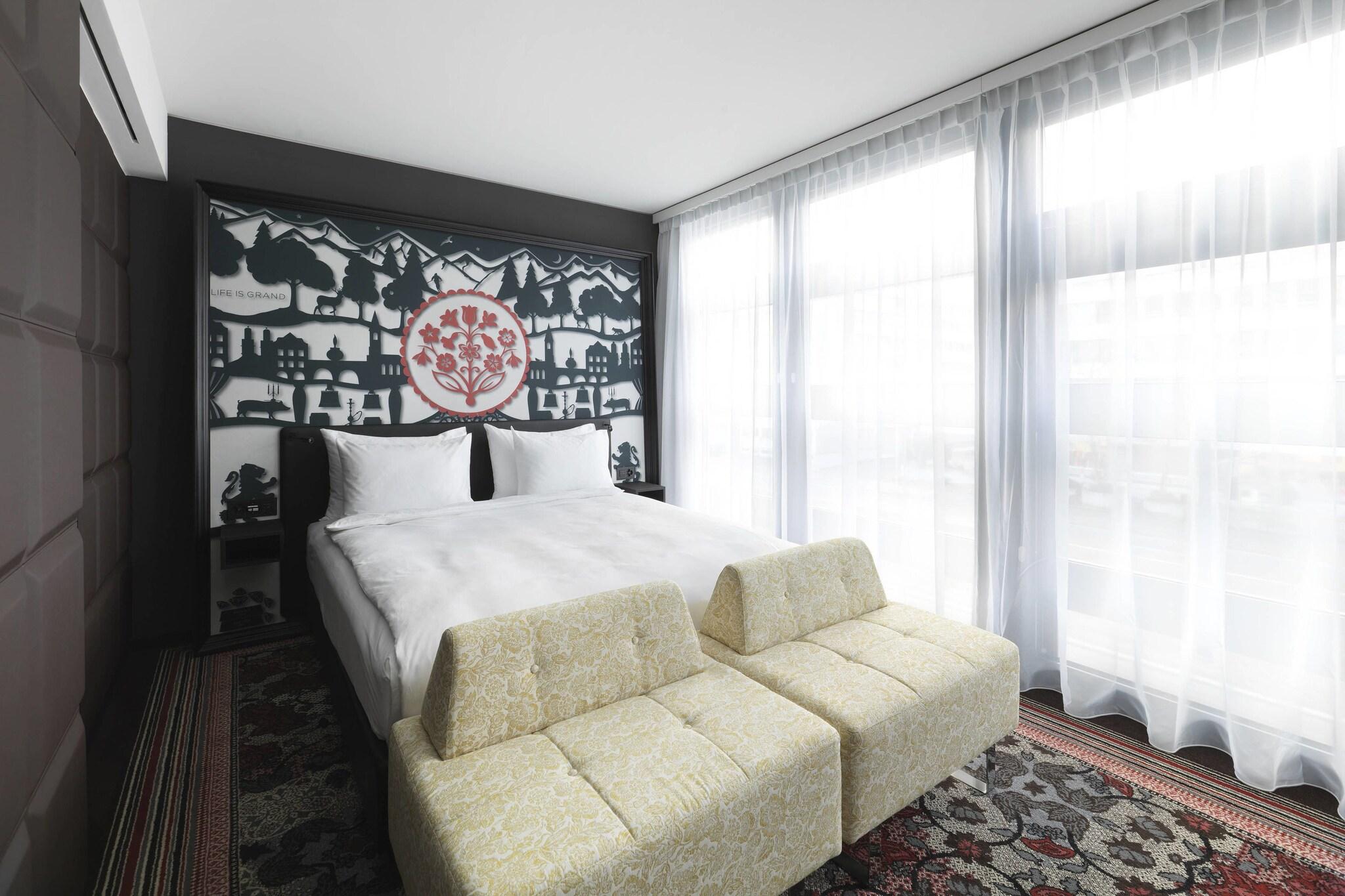 Double Deluxe King Bed