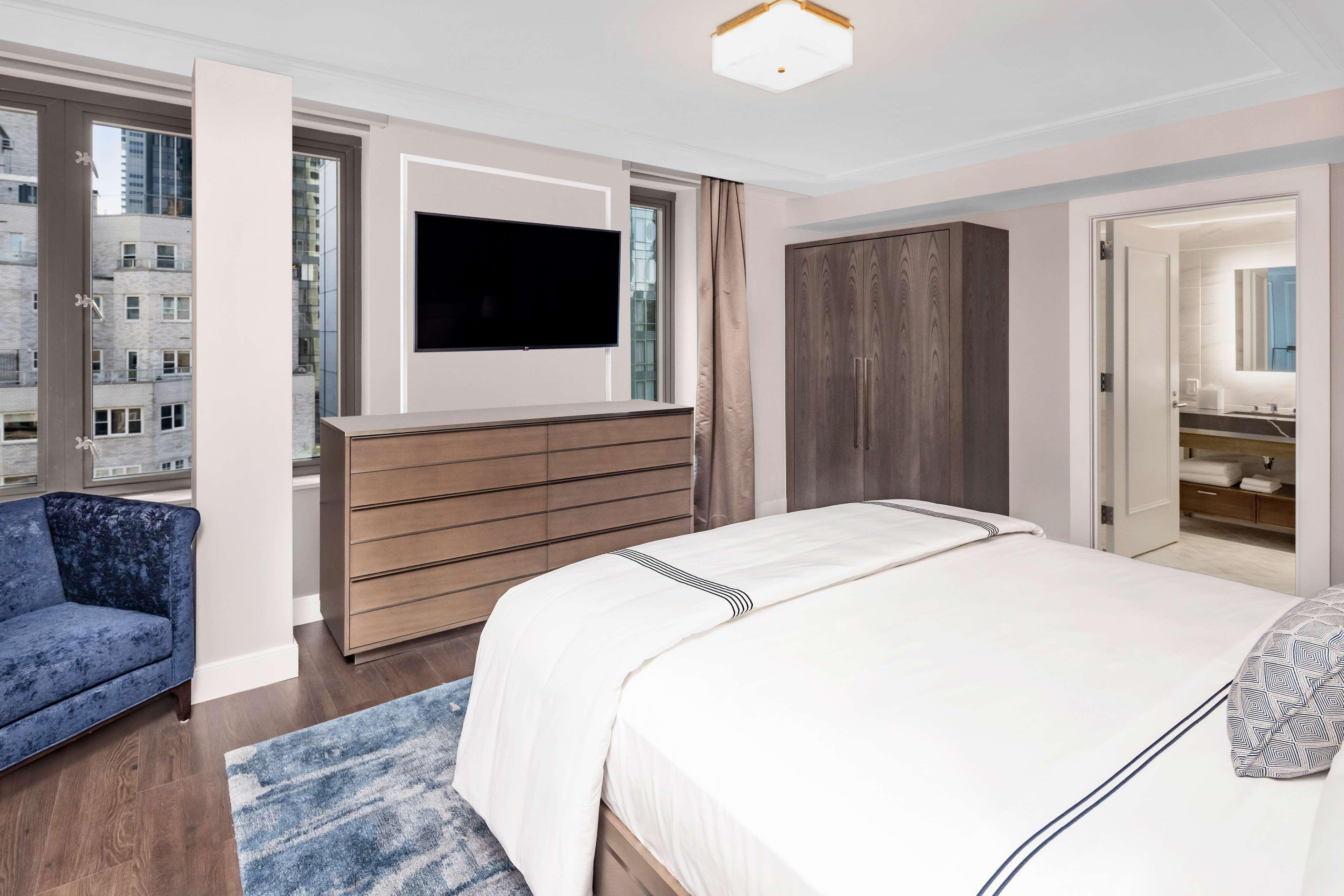 Suite King Bed One Bedroom 