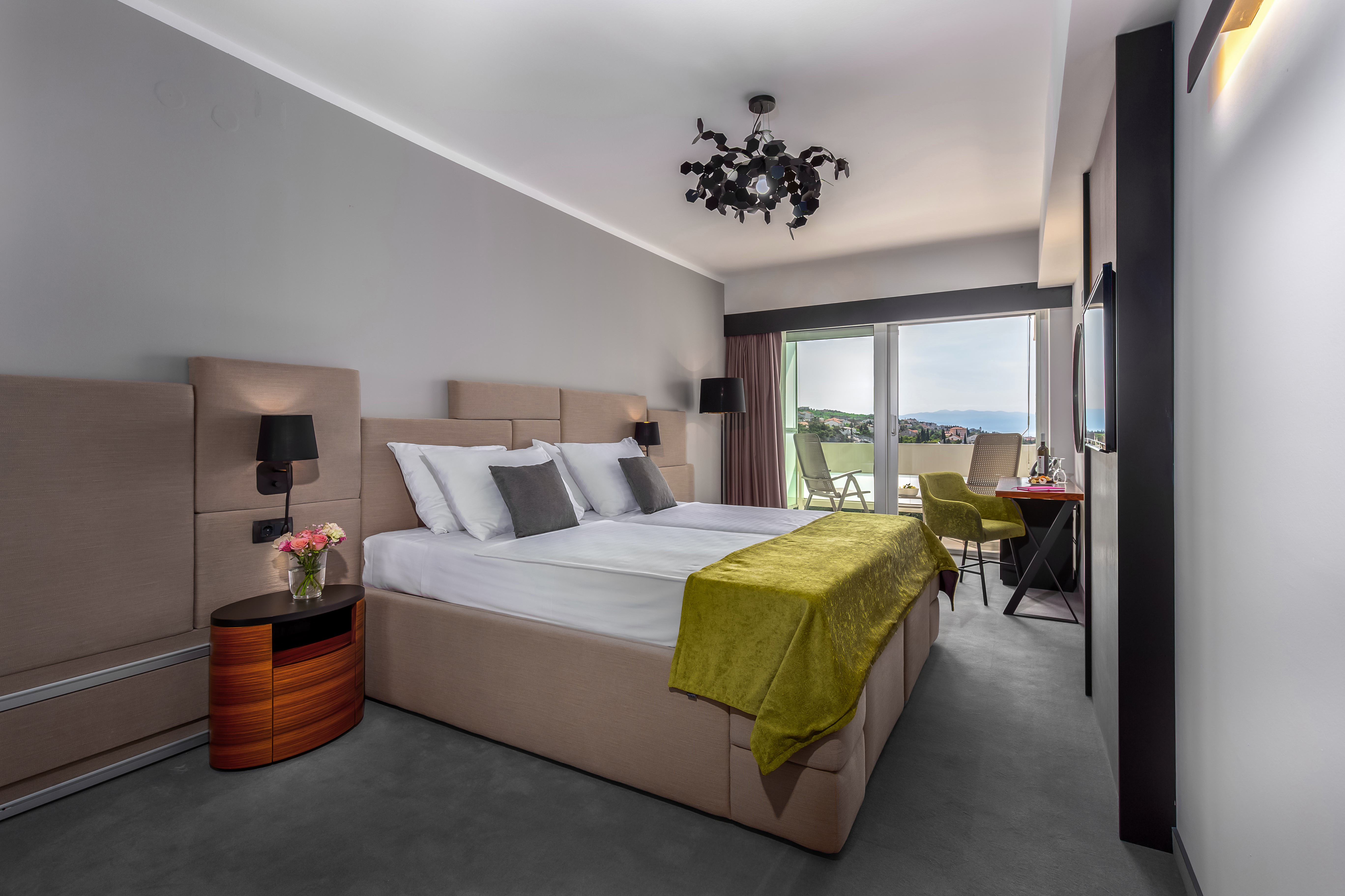 Twin Side Sea View with Balcony