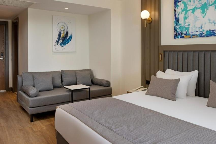 Double Single Superior Side Sea View