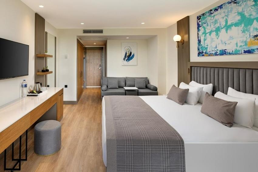 Double Single Superior Side Sea View