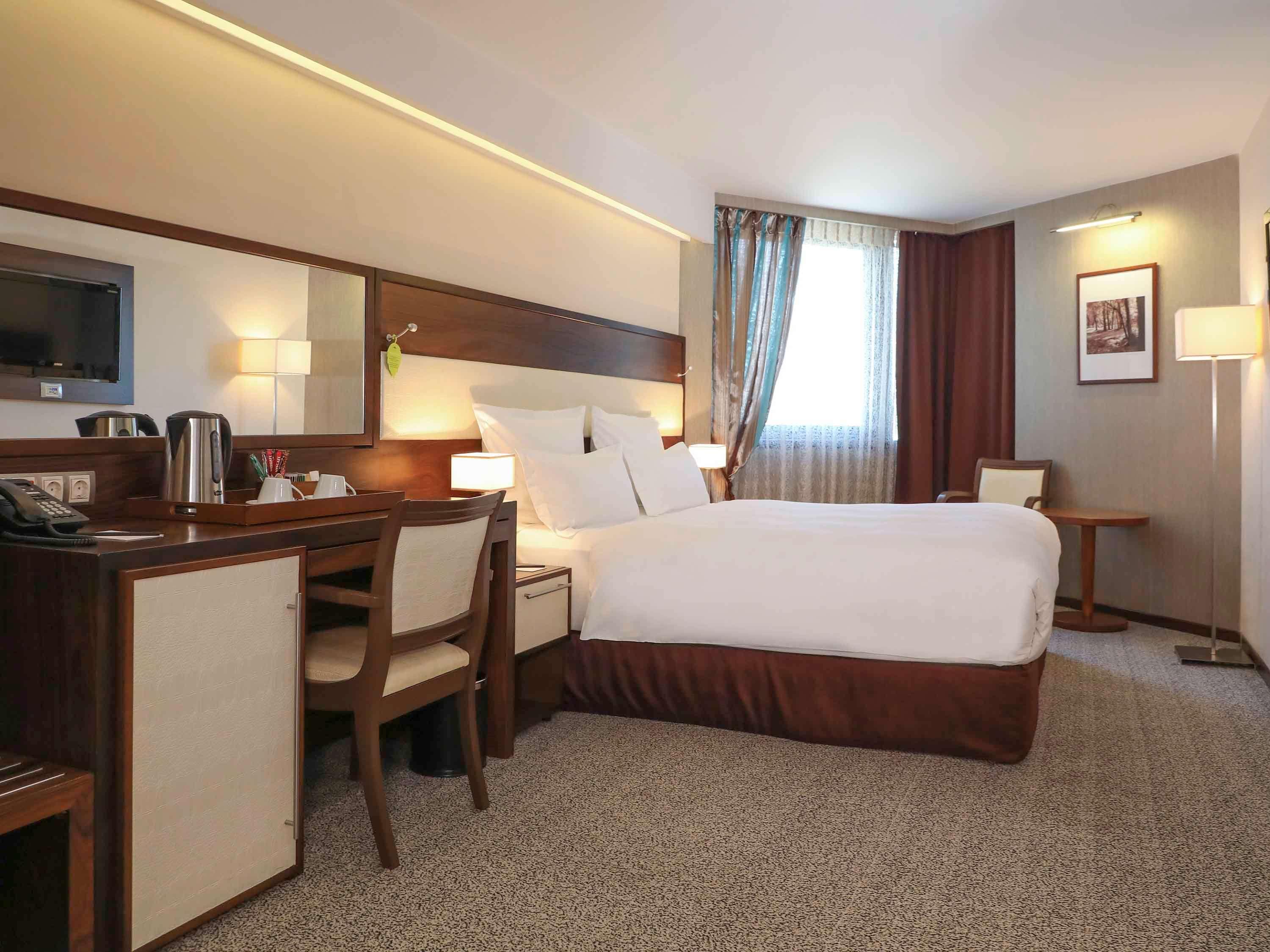 Double Single Deluxe King Bed