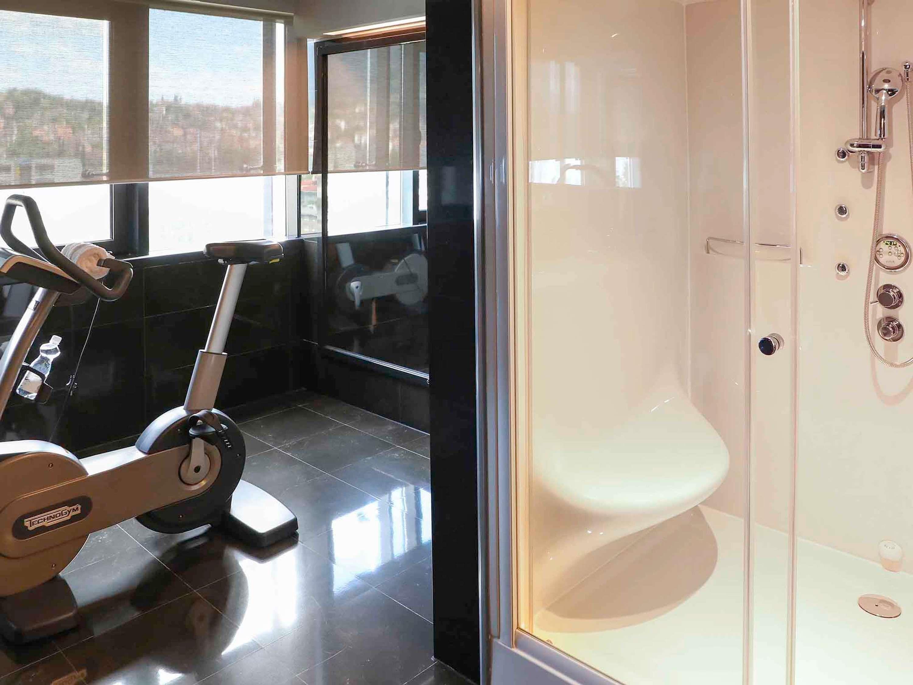 Suite Deluxe King Bed