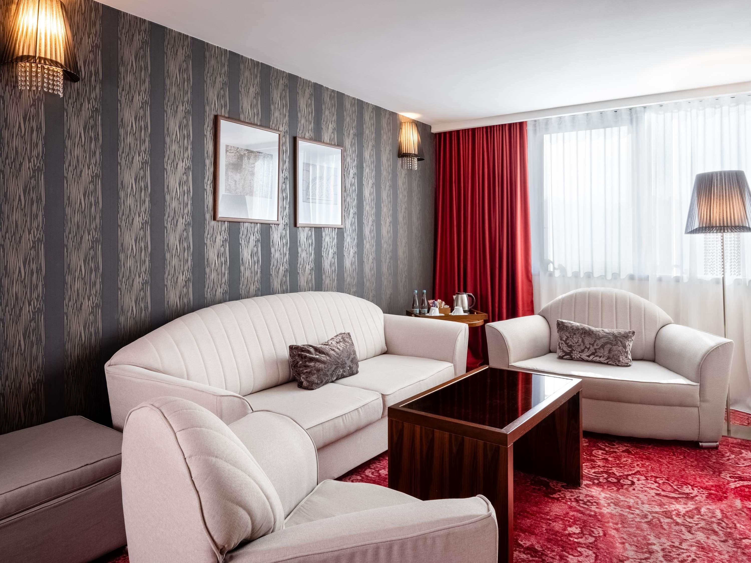 Suite Deluxe King Bed