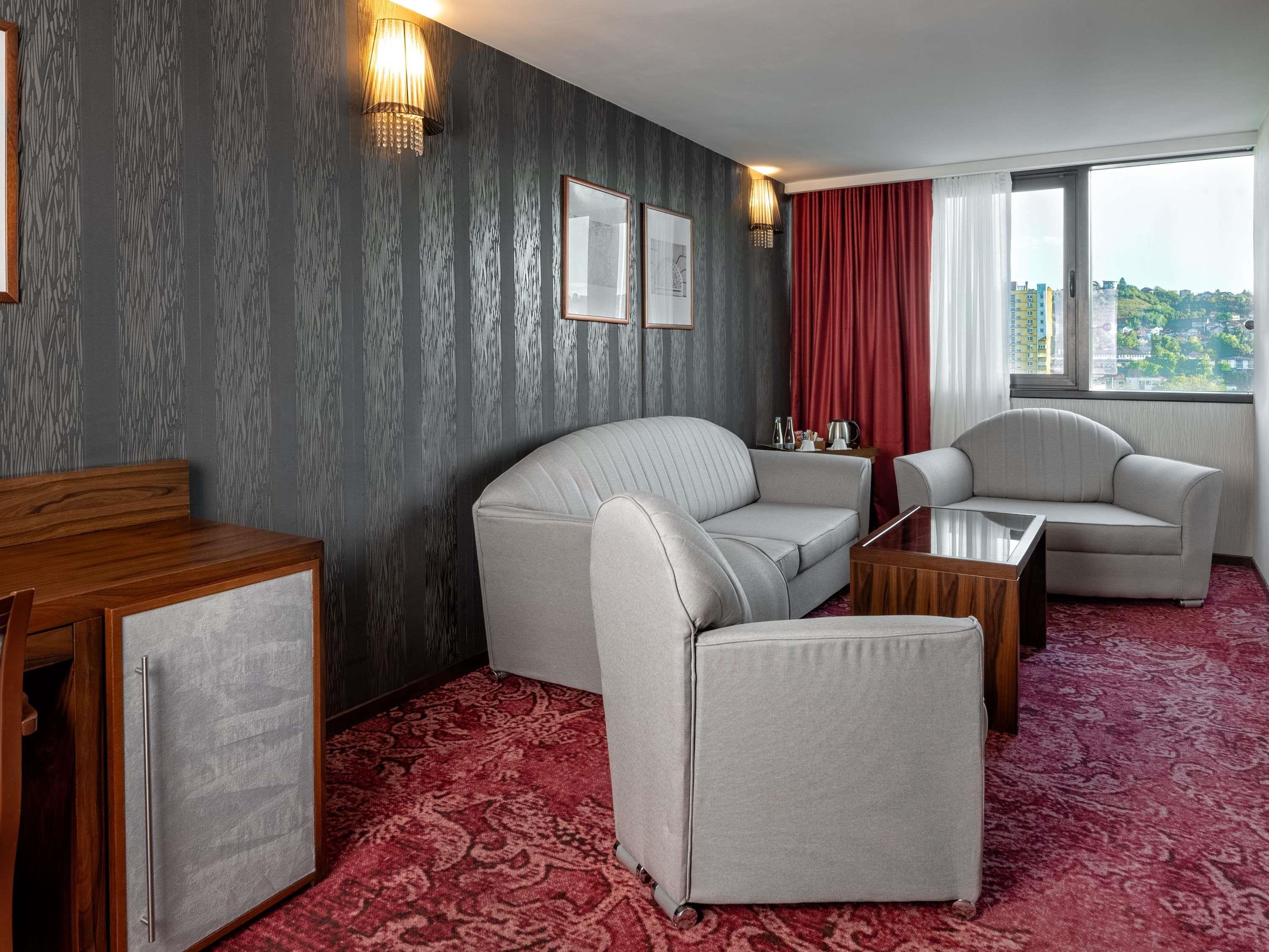 Suite Deluxe King Bed