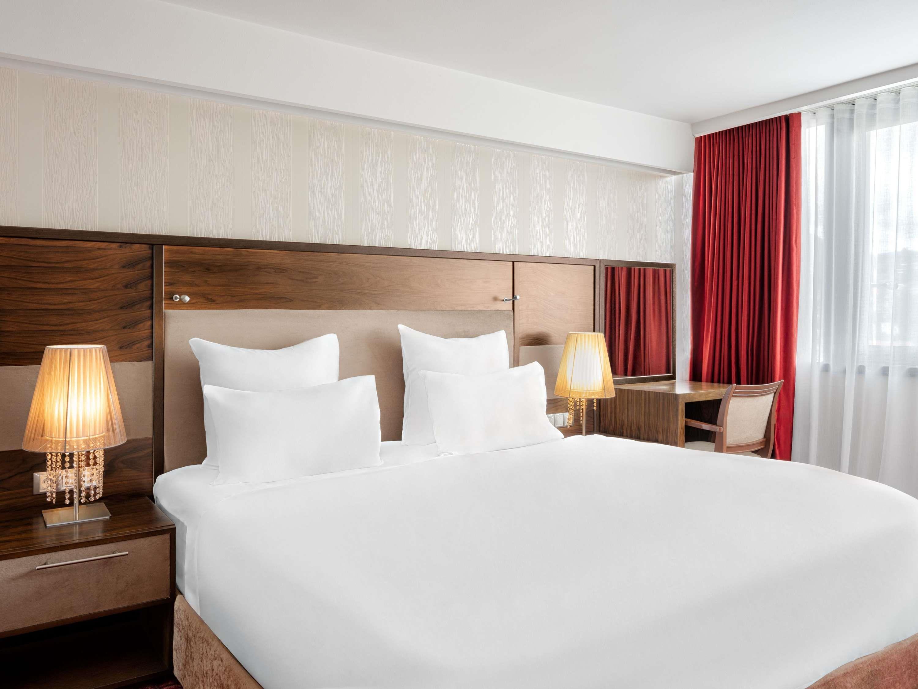 Suite Deluxe King Bed