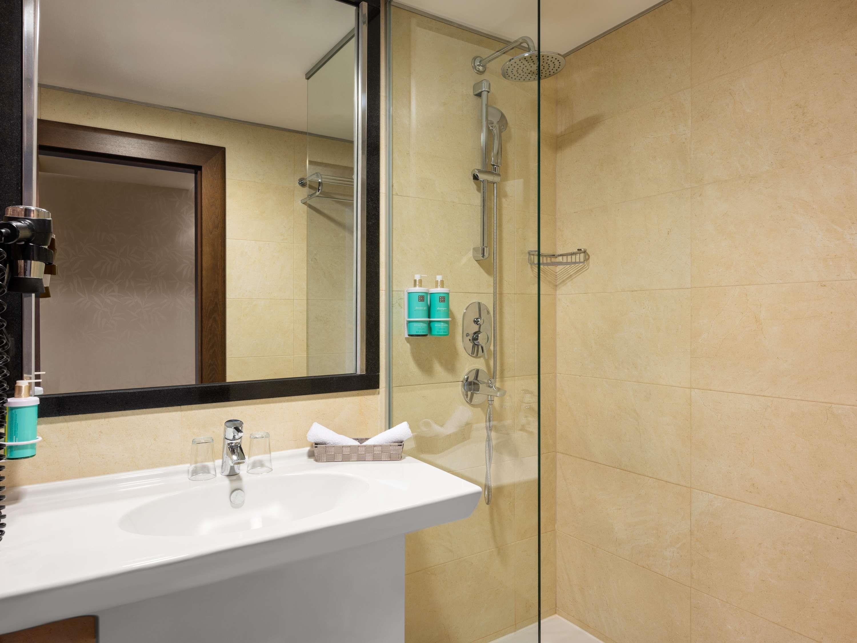 Double Superior King Bed