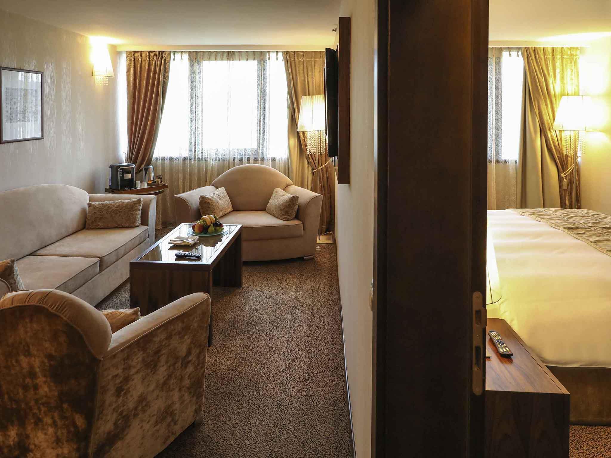 Junior Suite King Size Bed