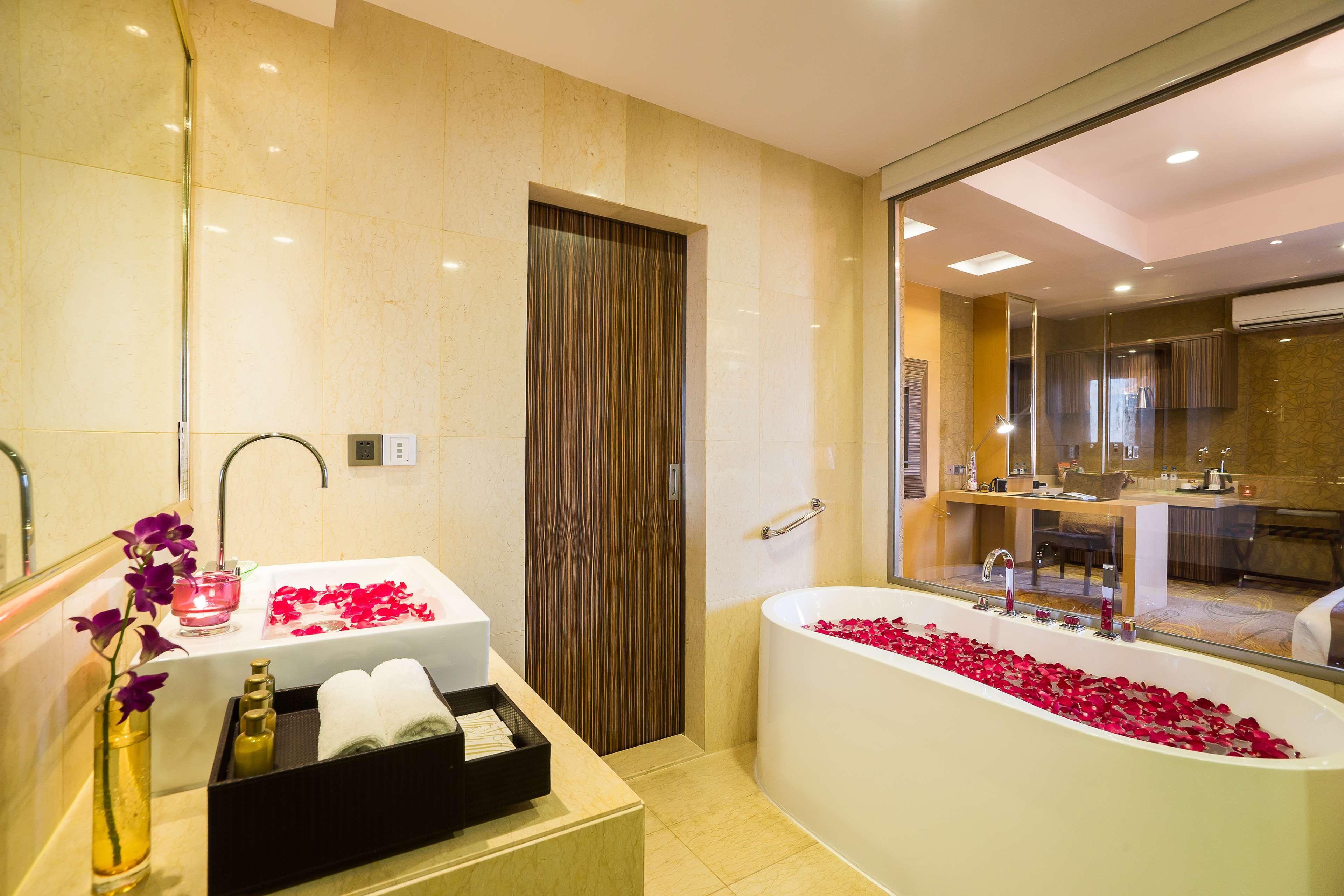 Junior Suite King Bed Non Smoking