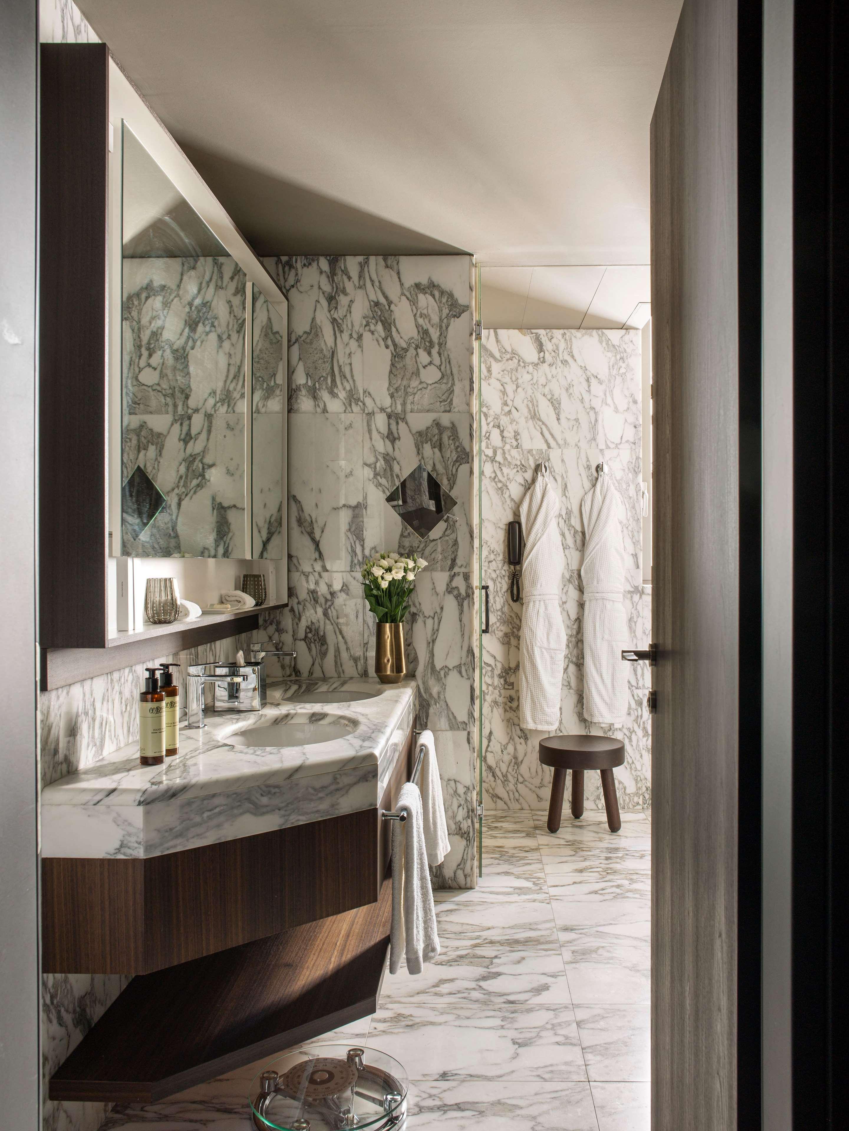 Junior Suite King Size Bed