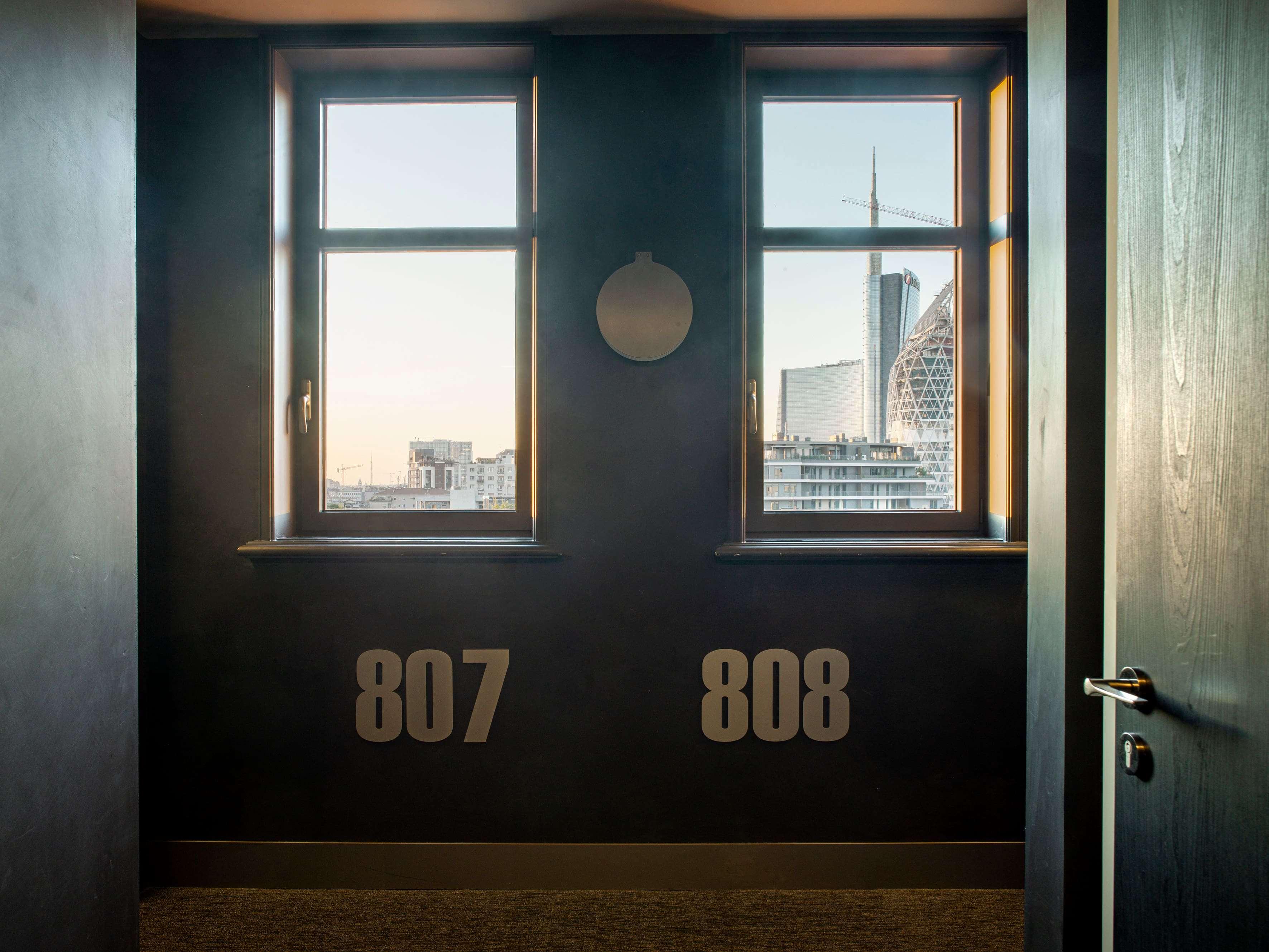 Room Connecting Room