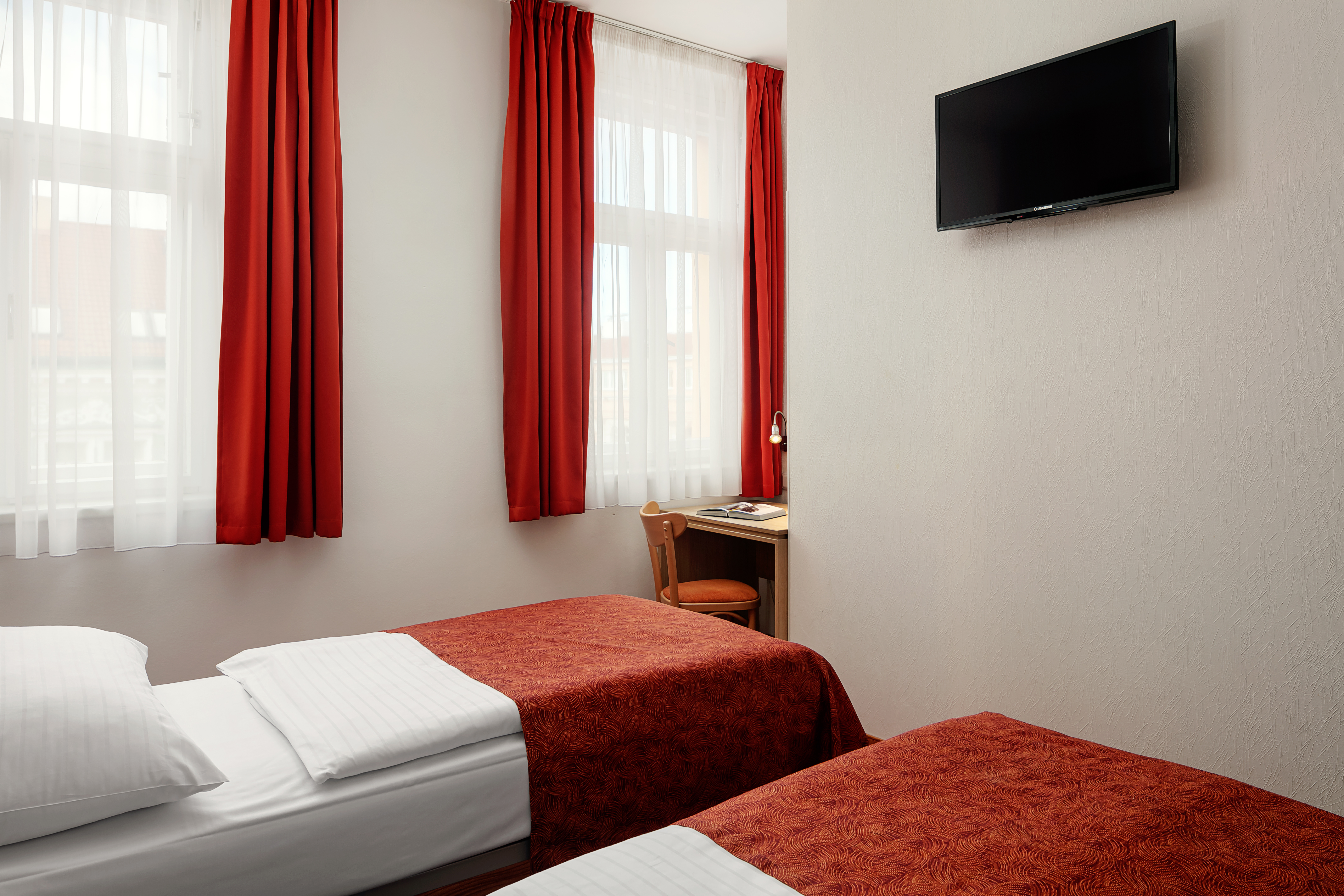 Double or Twin Standard