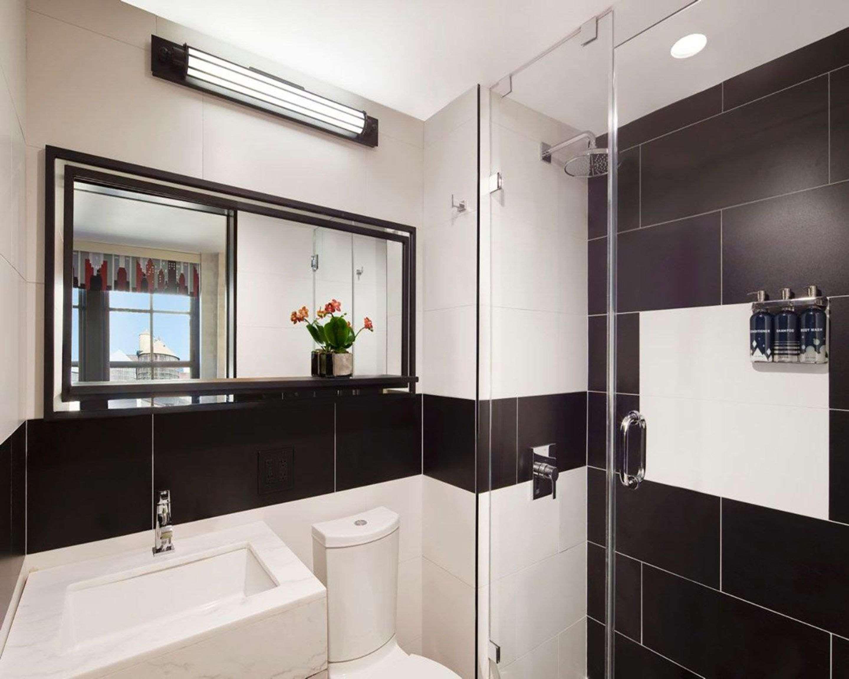 Double Queen Bed Non Smoking