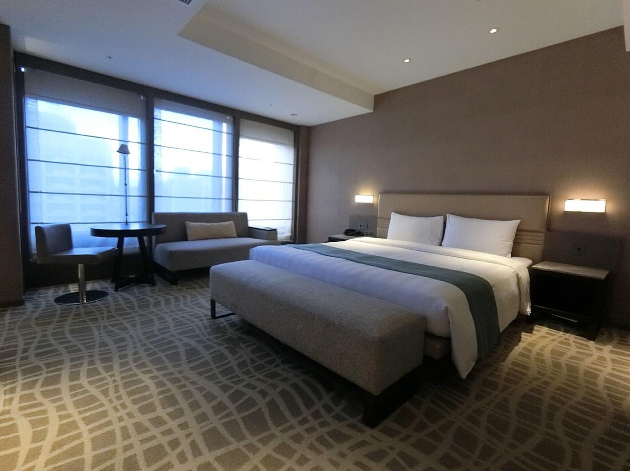 Suite Queen Size Bed