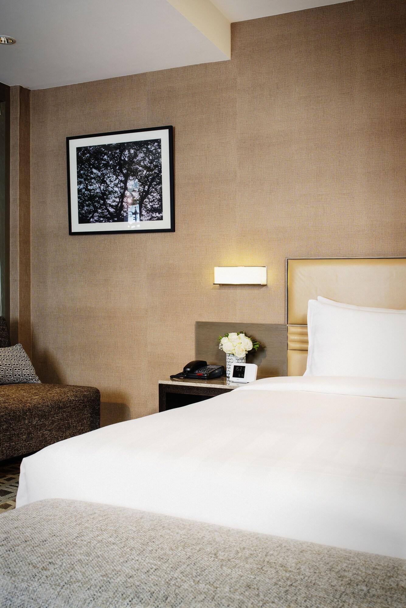 Suite Queen Size Bed