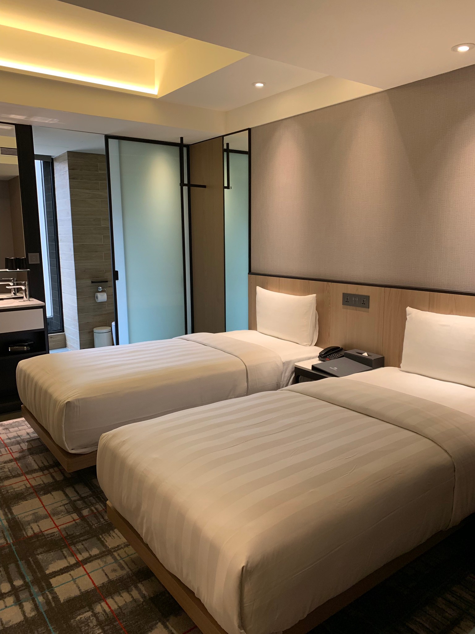 Twin Deluxe City View