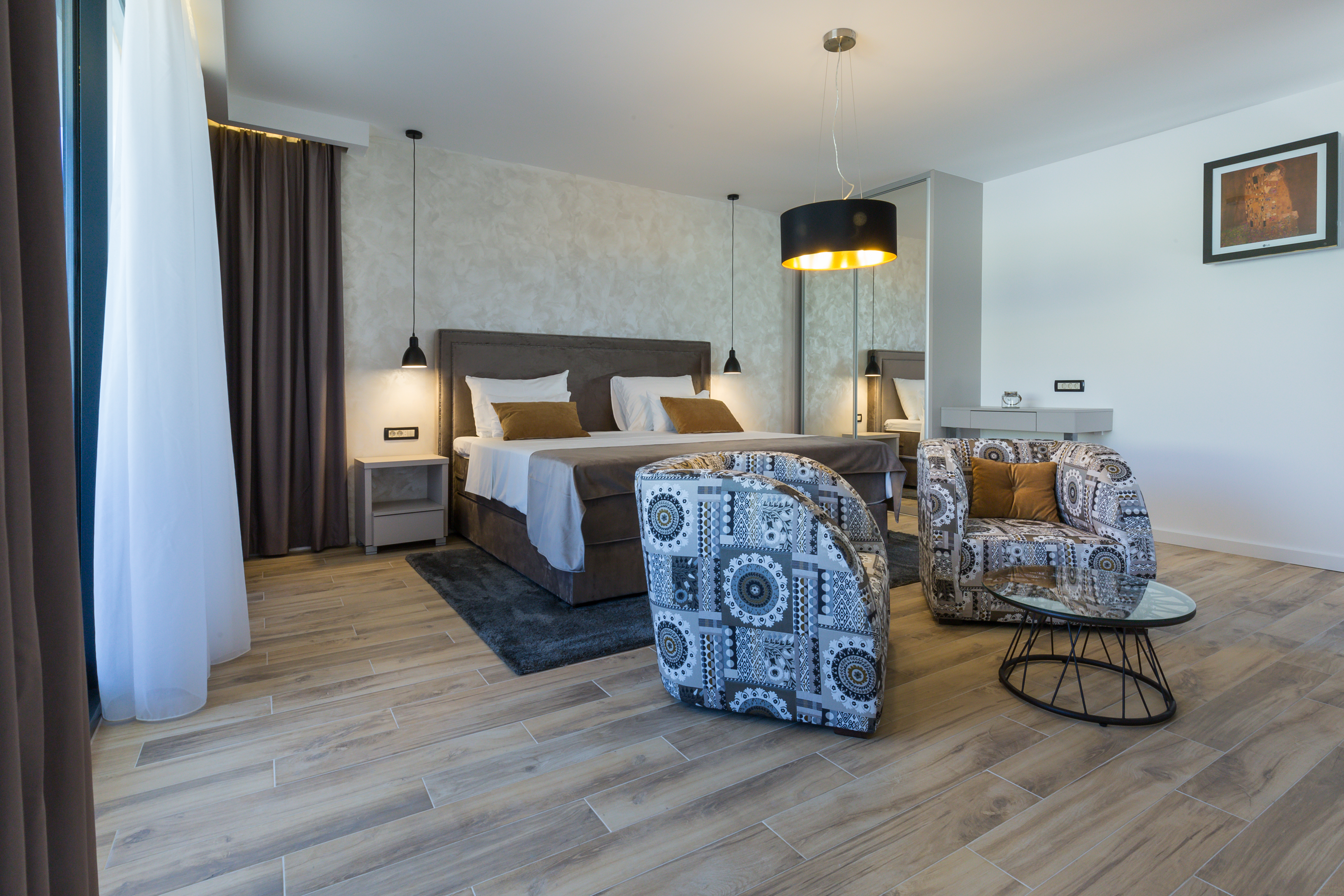 Double Deluxe King Bed