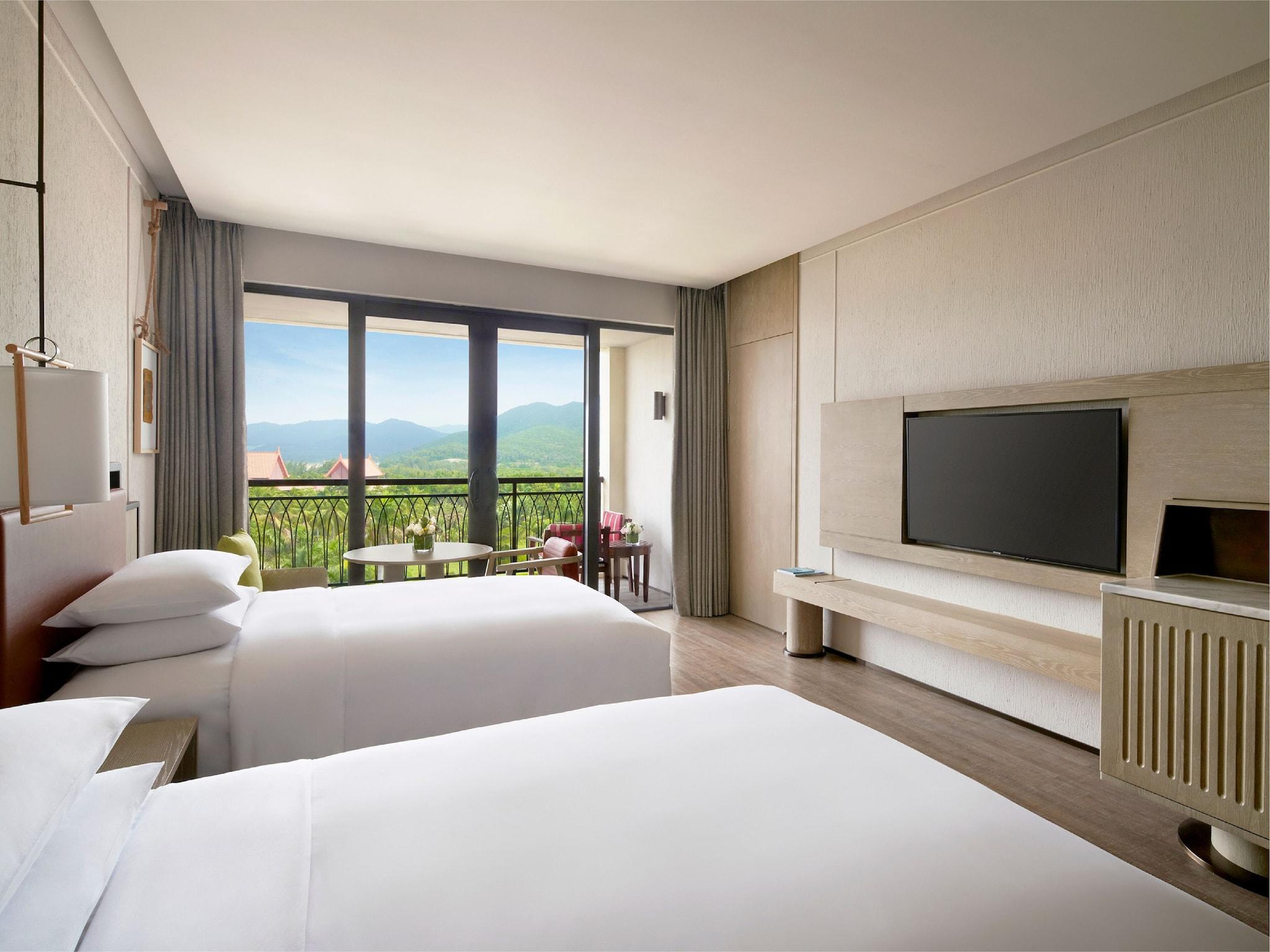 Quadruple Deluxe with Views