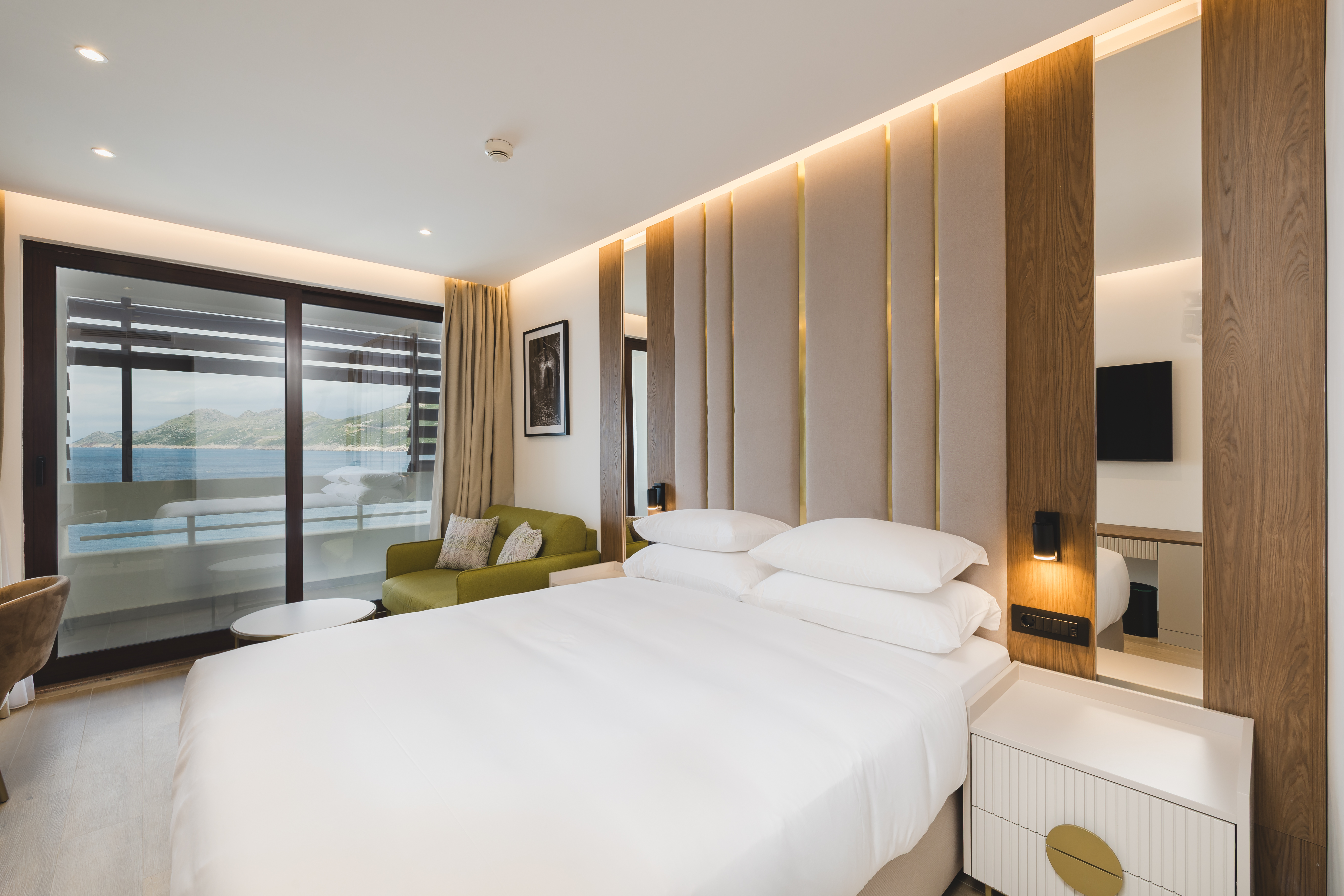 Double or Twin Superior Sea View