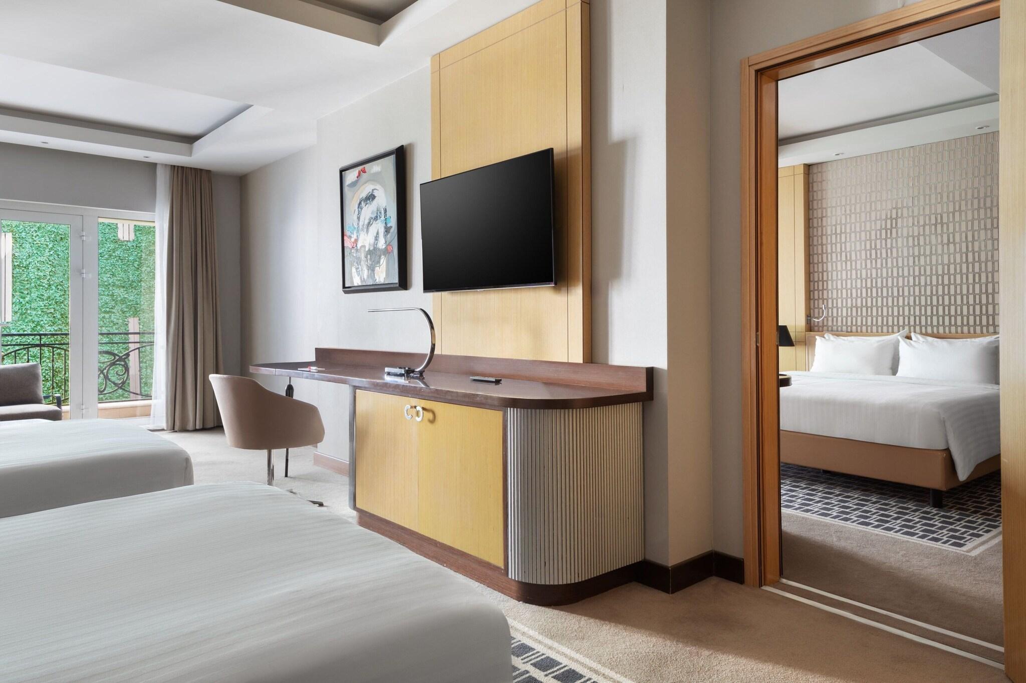 Double Executive King Bed