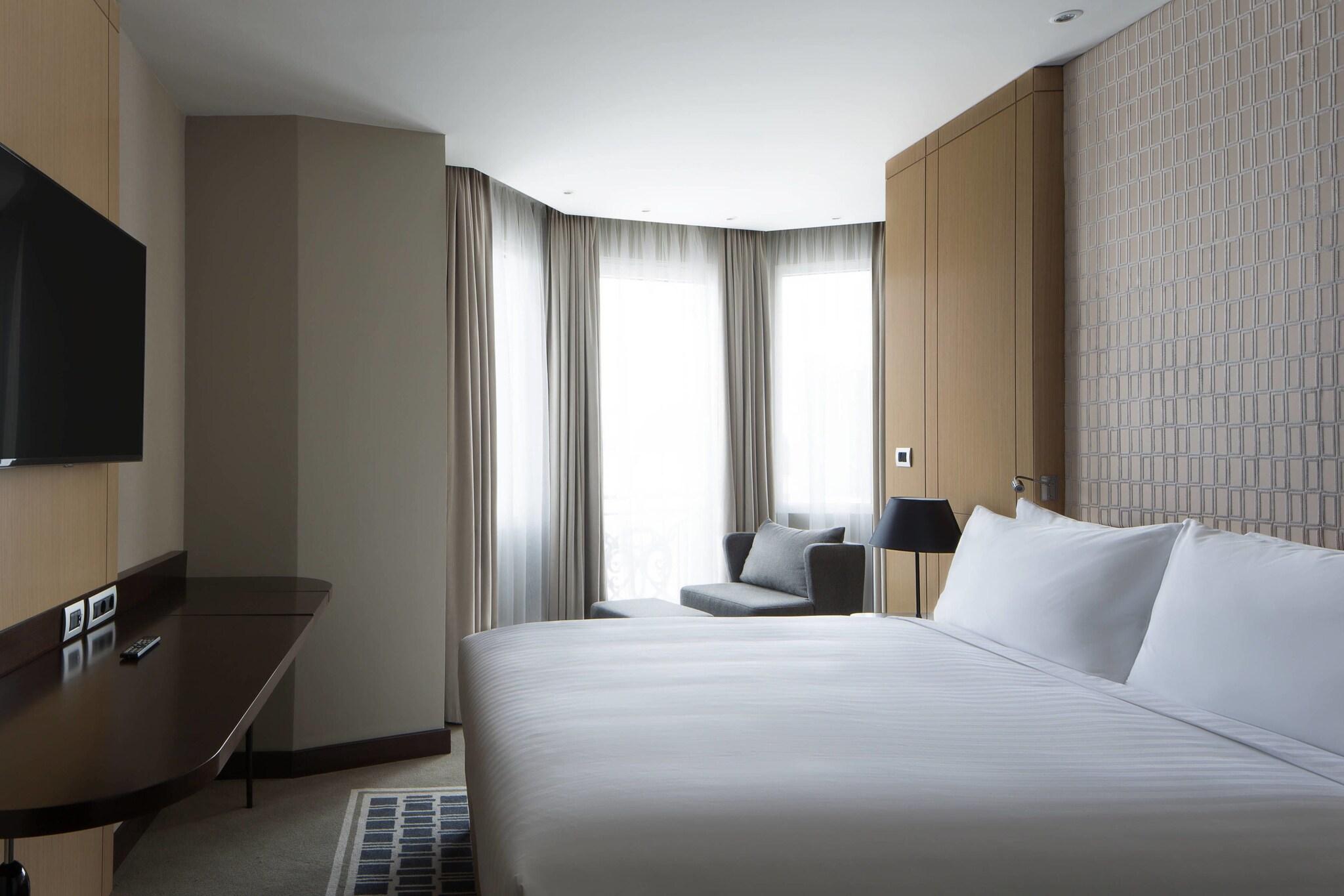 Double Deluxe King Bed