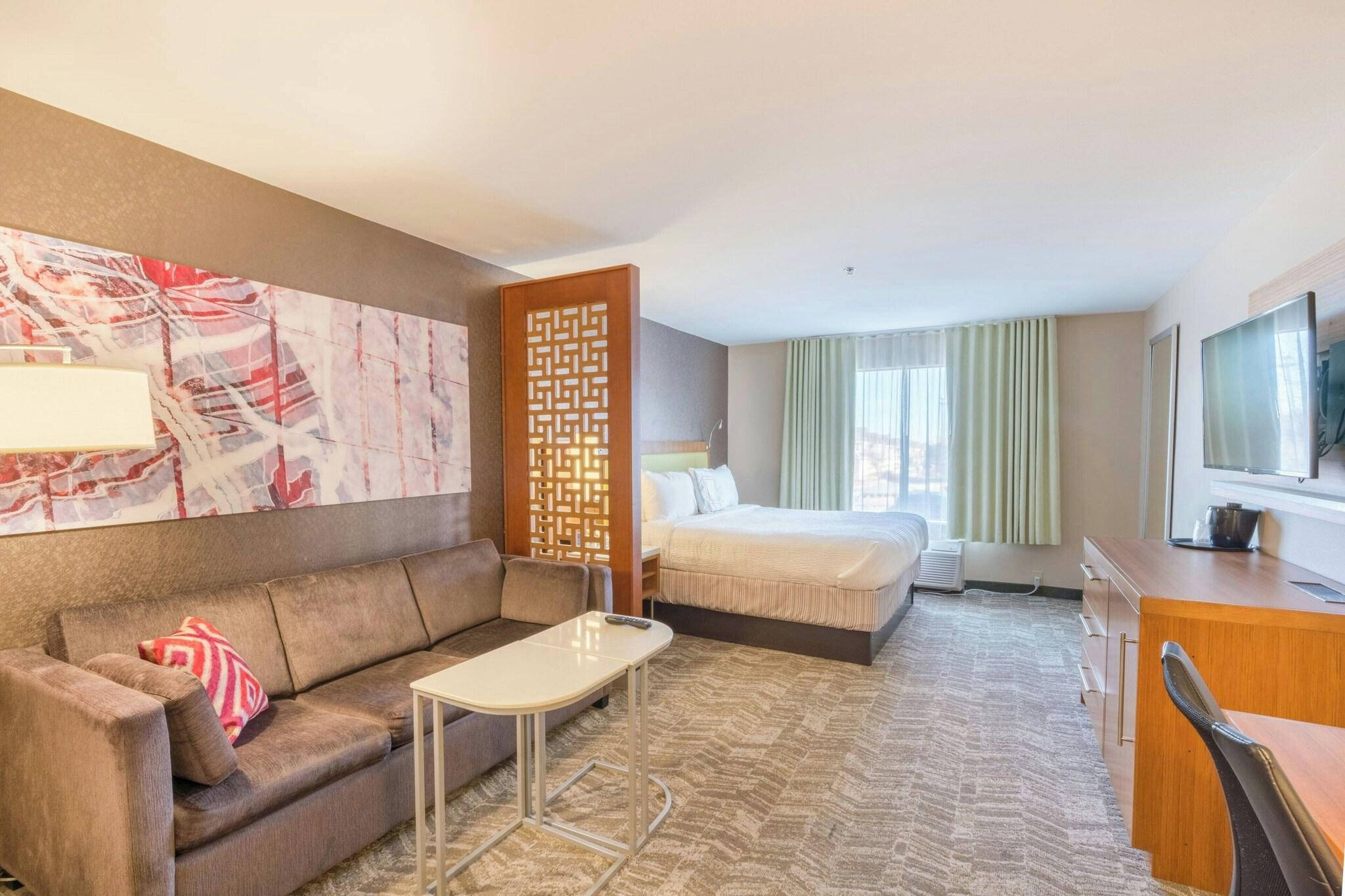 Studio King Size Bed