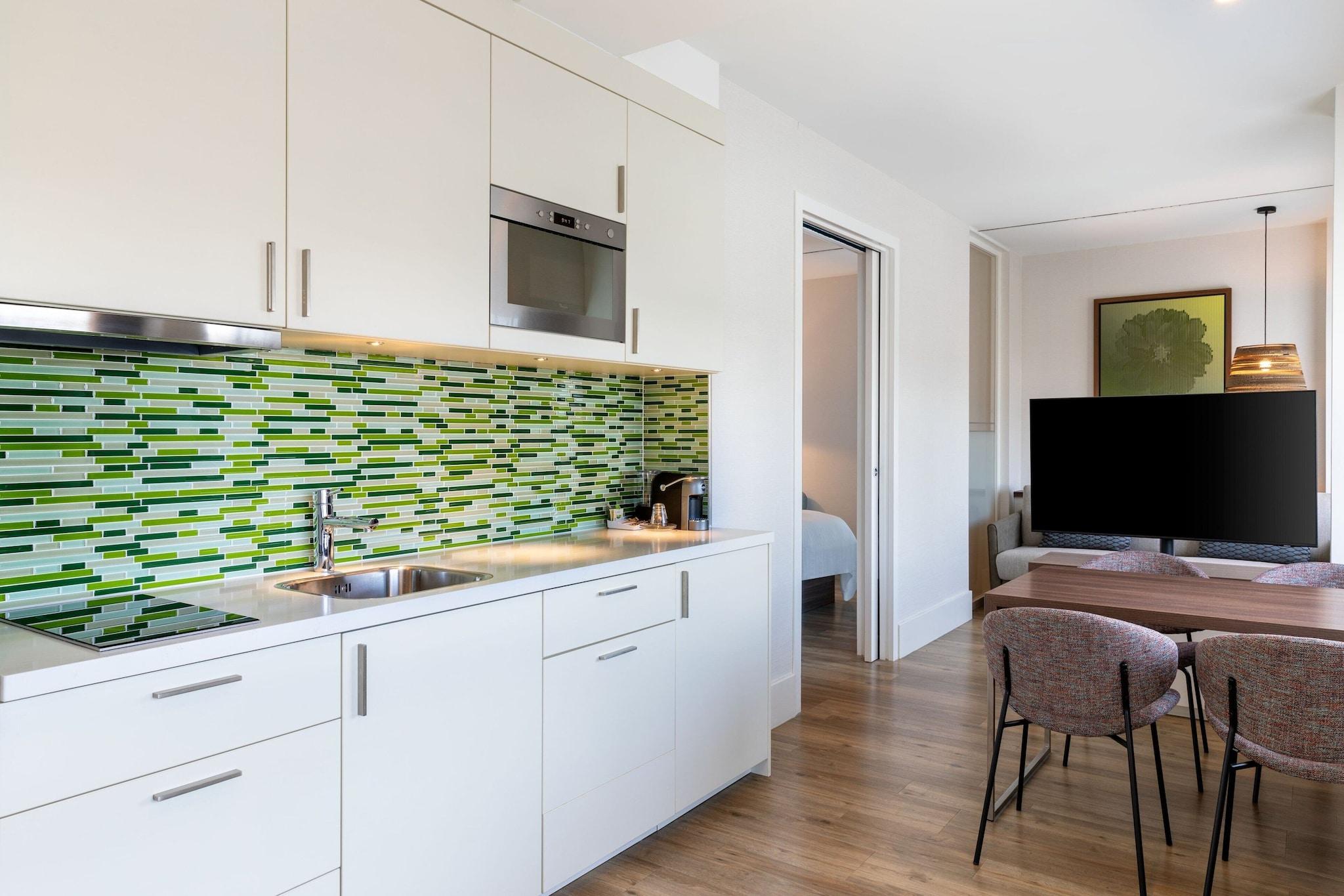 Suite with Views
