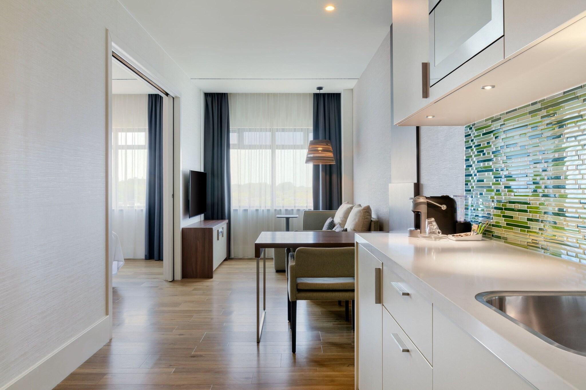 Suite with Views
