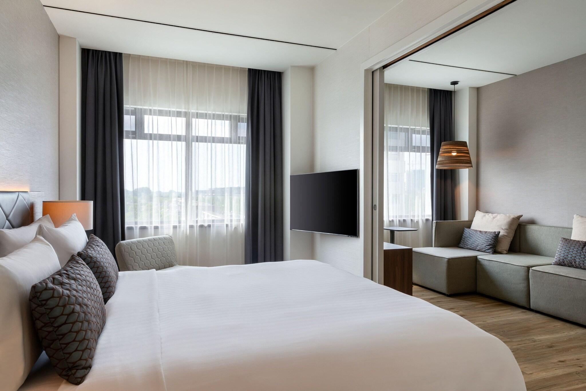 Suite with Views