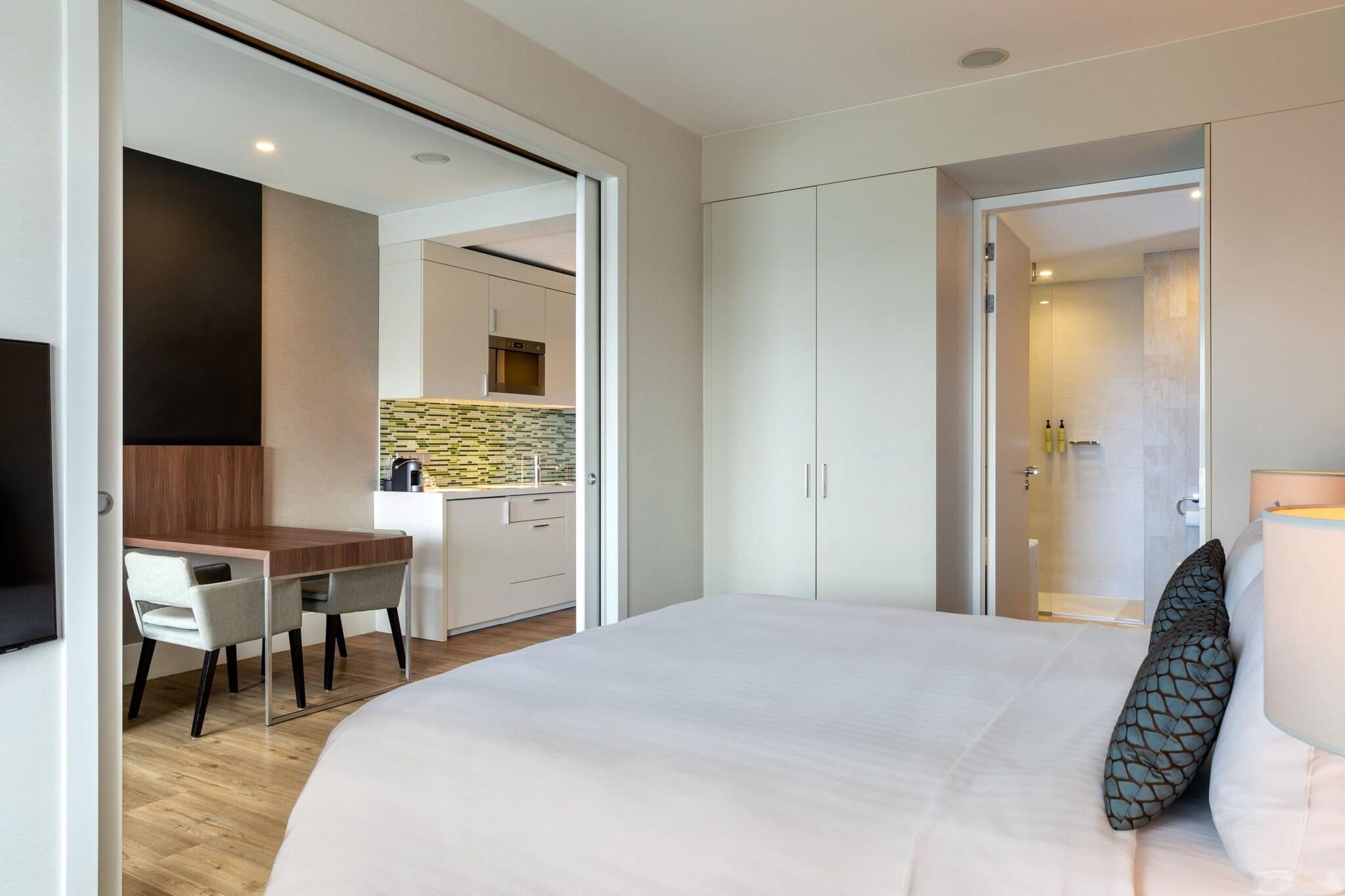 Suite with Views