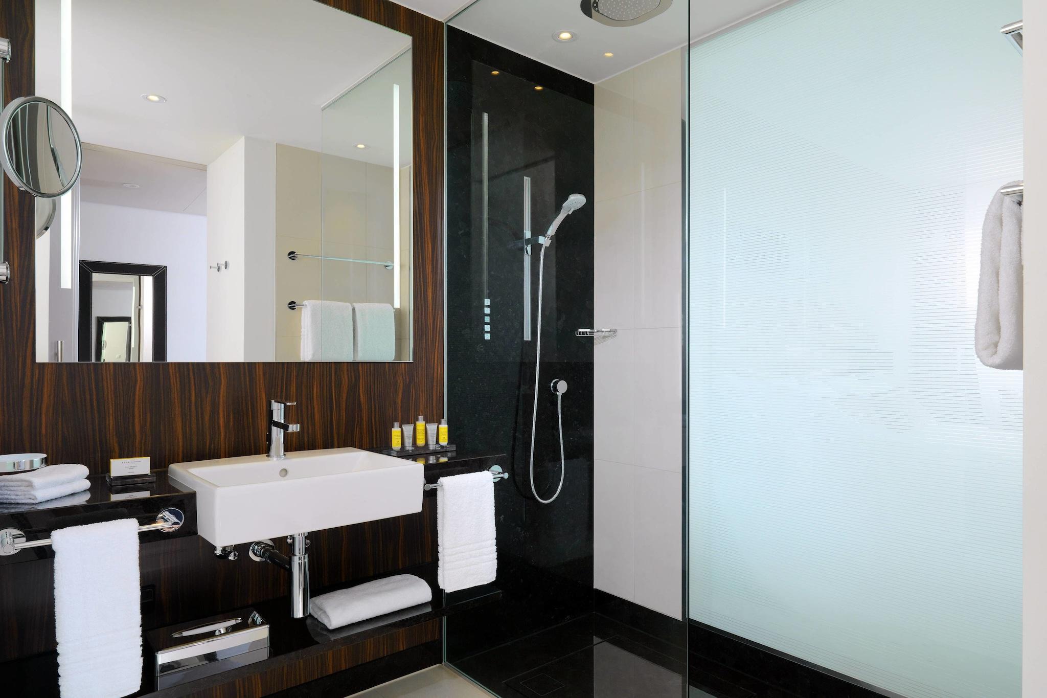 Double City View King Bed