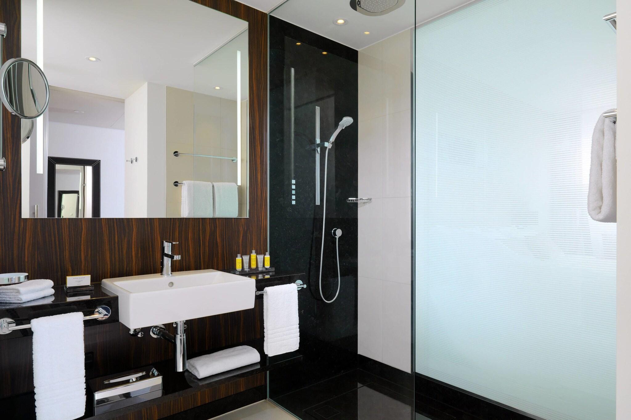 Double City View King Bed