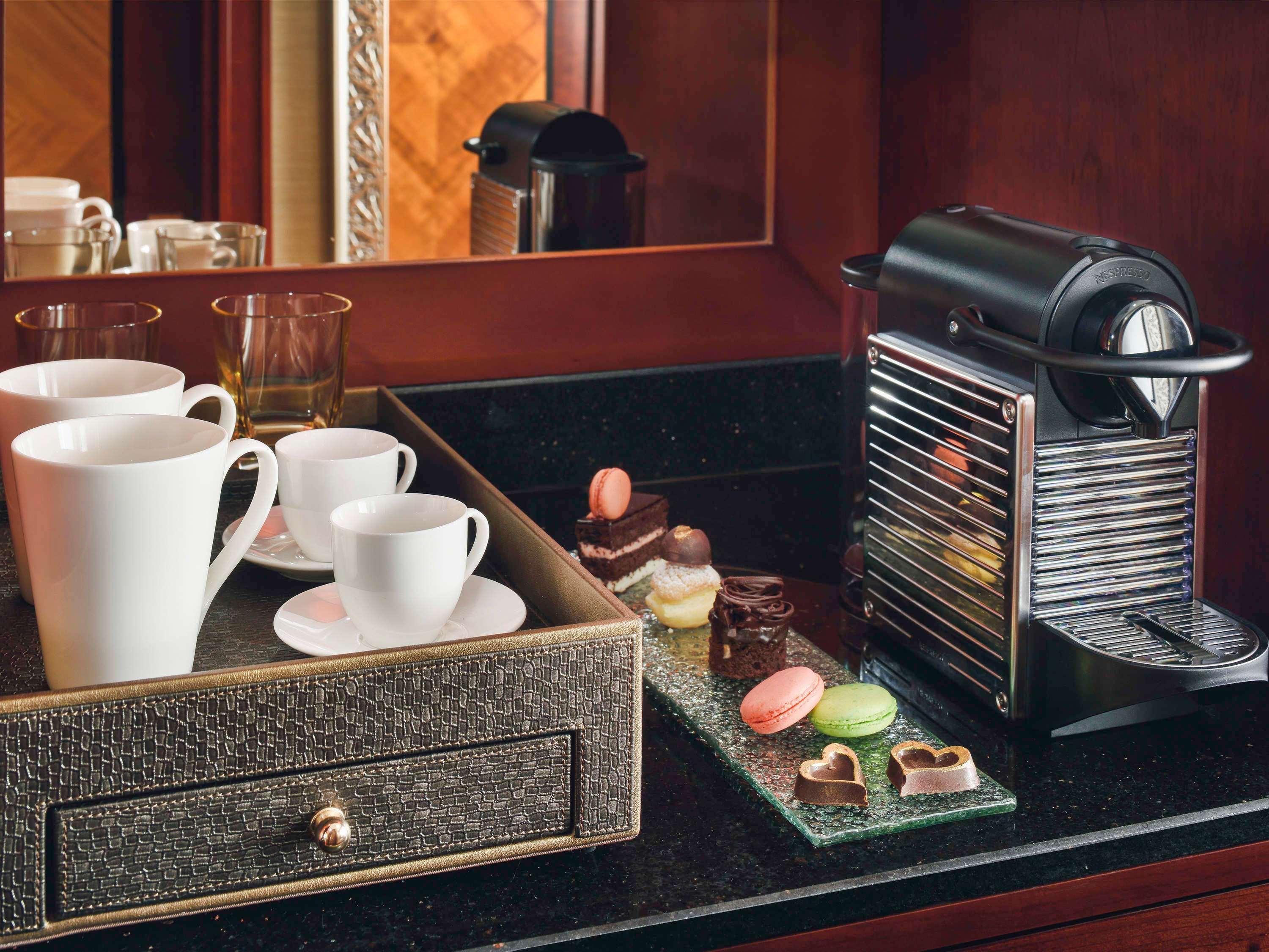 Suite Deluxe King Bed