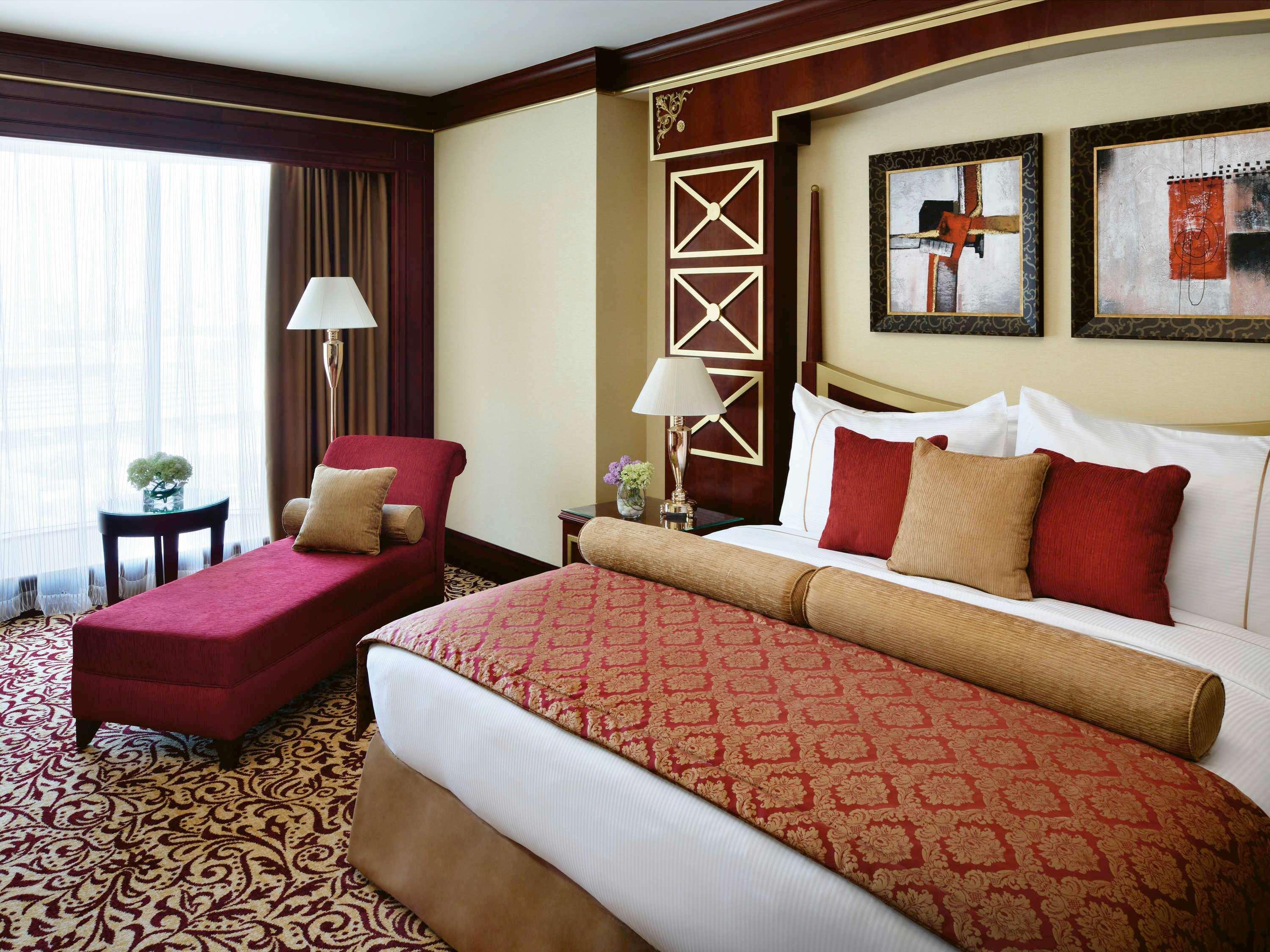 Suite Deluxe King Bed