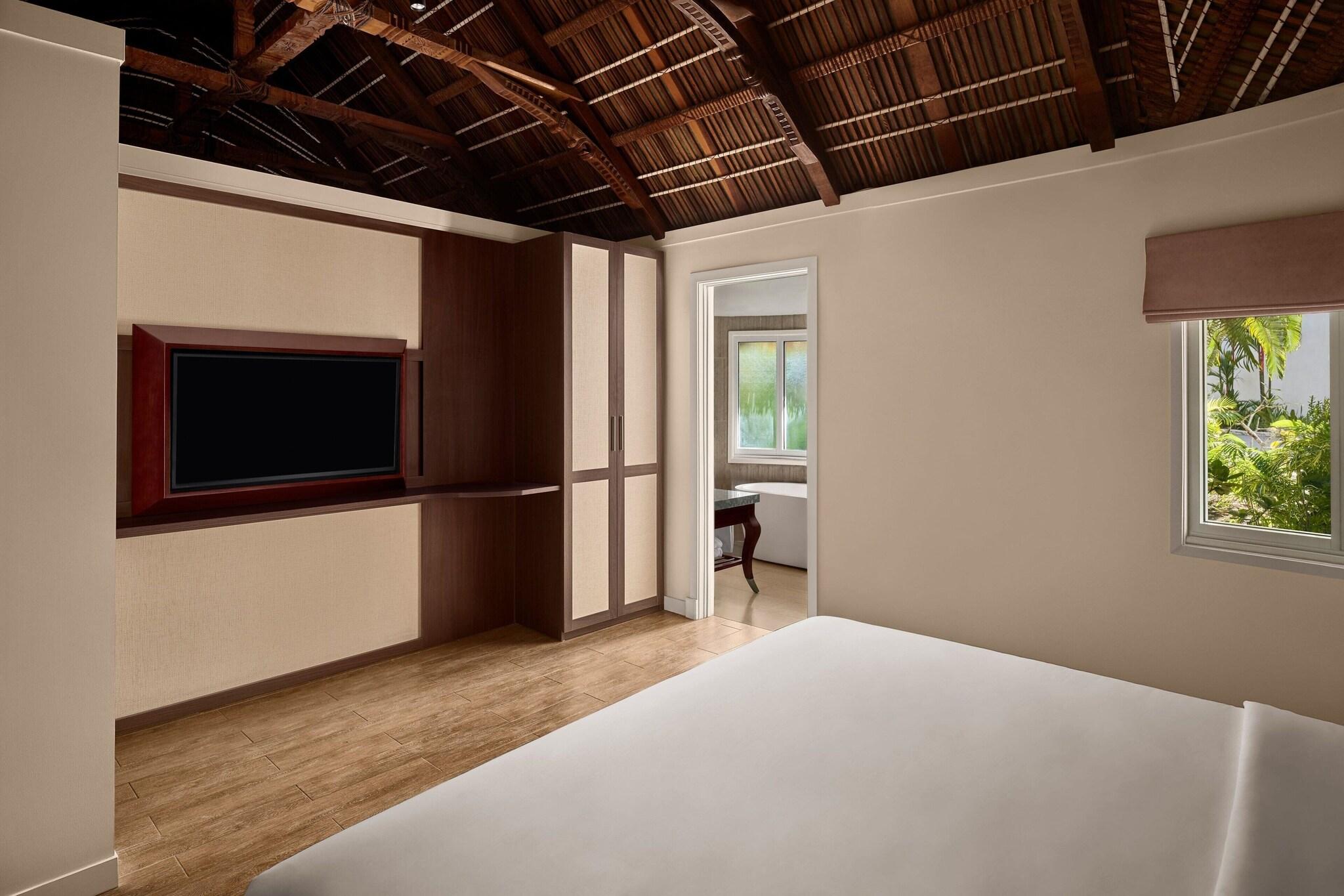 Bungalow Garden View King Bed