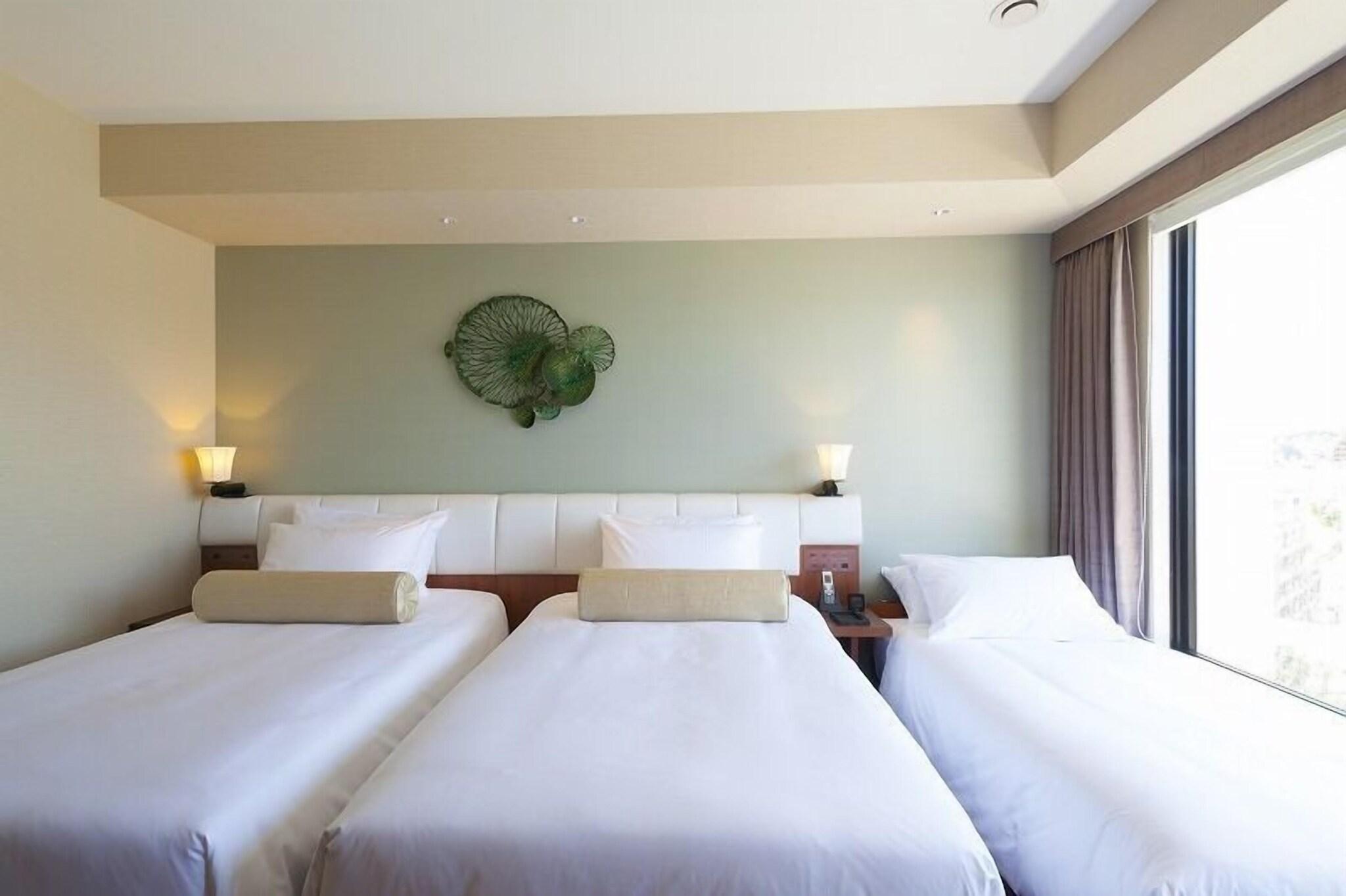 Twin Deluxe Two Beds